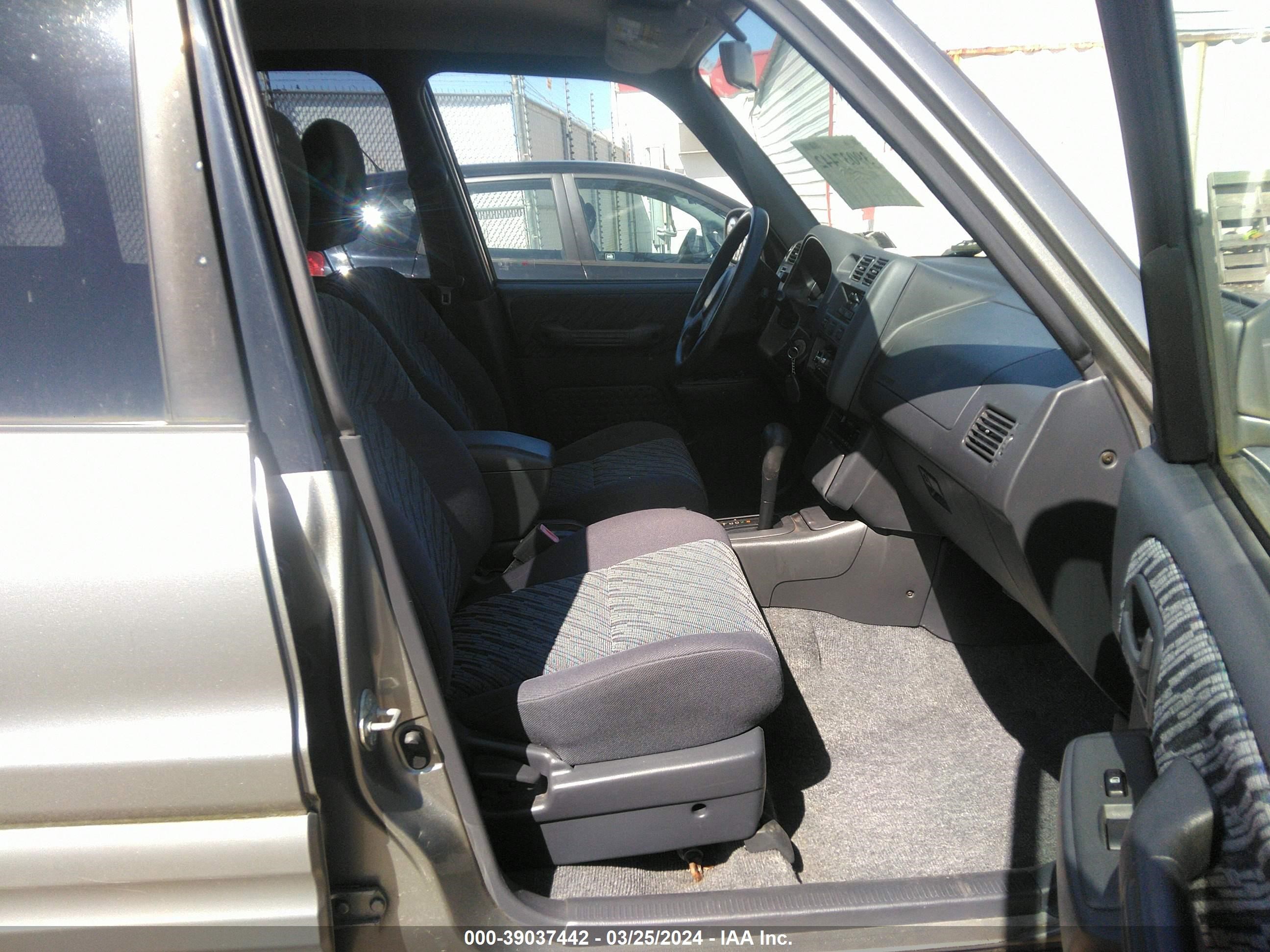 Photo 4 VIN: JT3HP10V7Y7151764 - TOYOTA RAV 4 