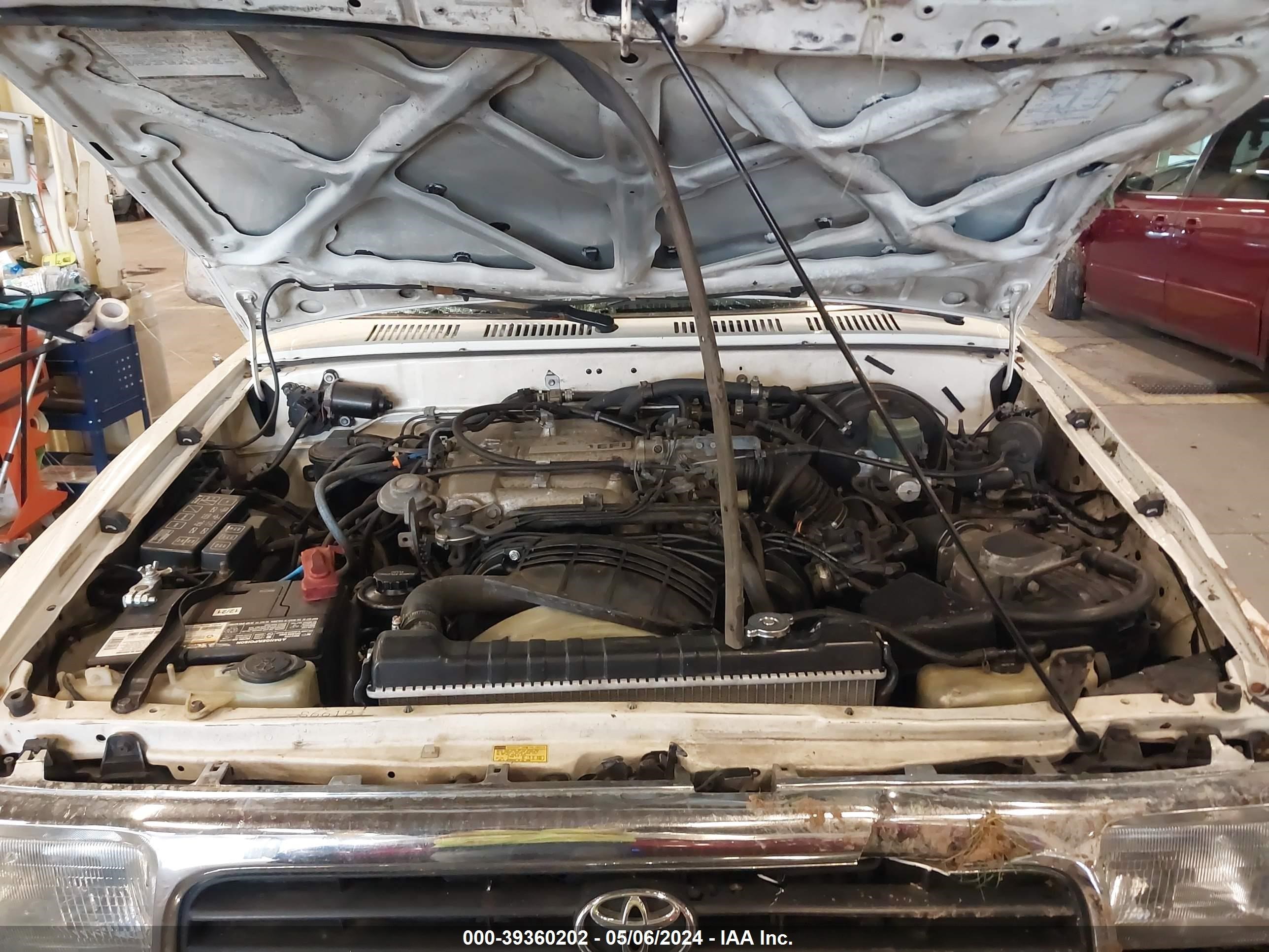 Photo 9 VIN: JT3VN39W8N0080921 - TOYOTA 4RUNNER 