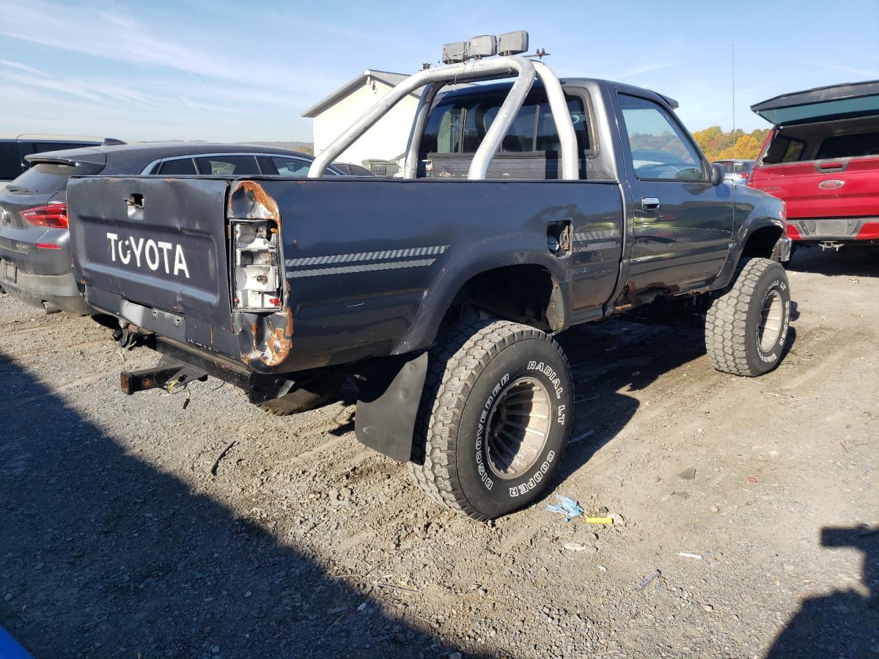 Photo 2 VIN: JT4RN01P3M7042342 - TOYOTA PICKUP 