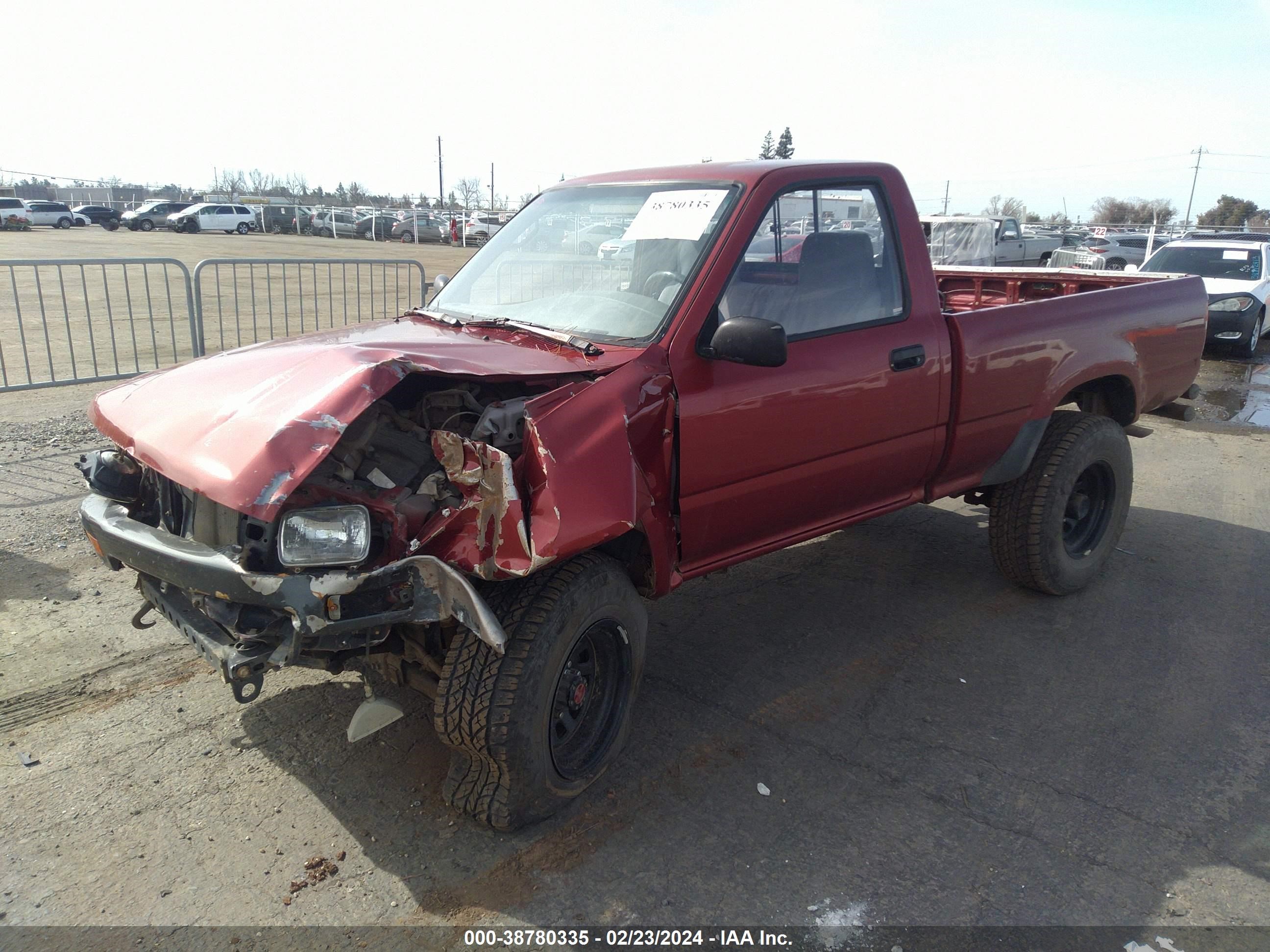 Photo 1 VIN: JT4RN01P5N0033846 - TOYOTA PICKUP 