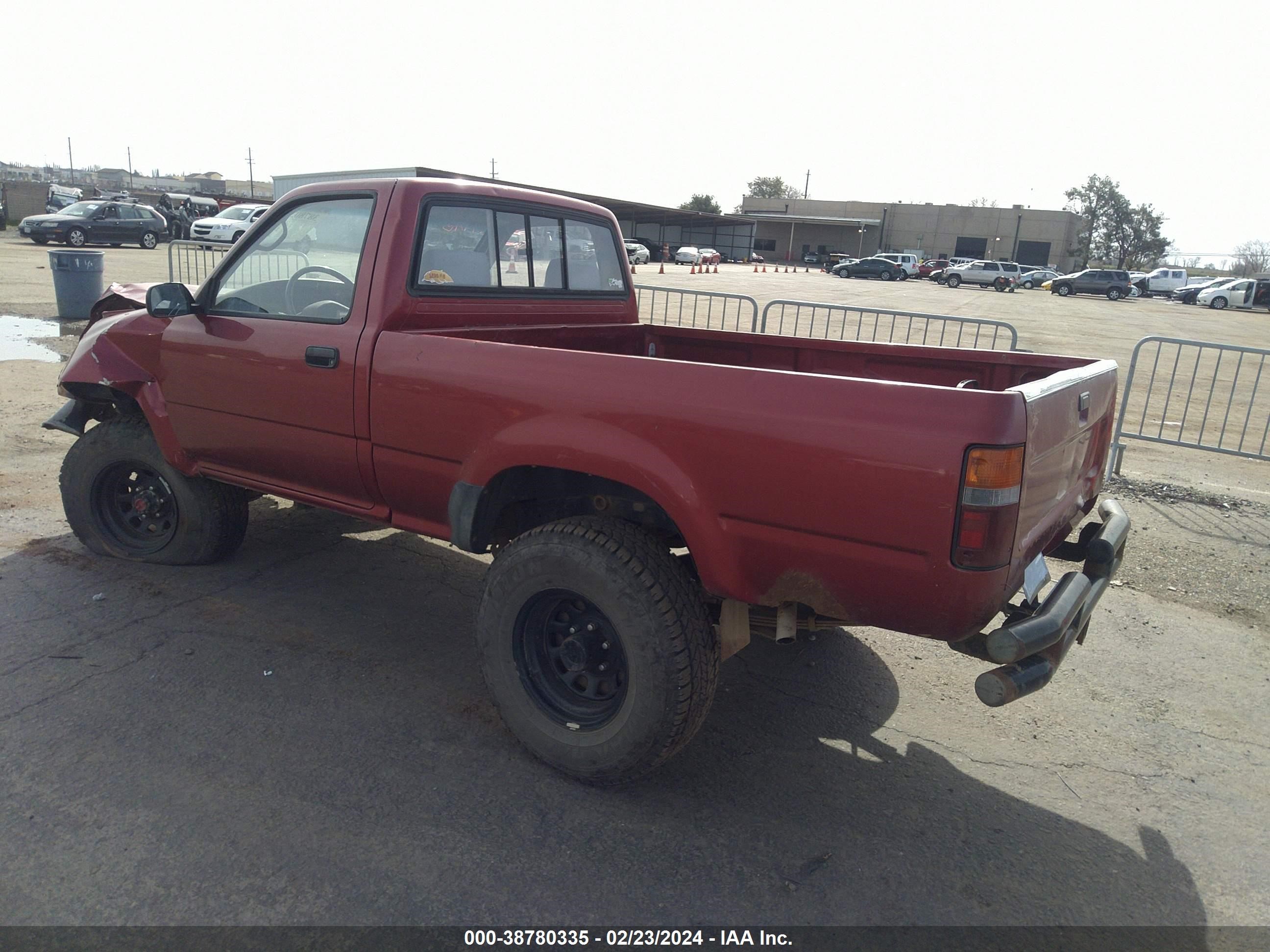 Photo 2 VIN: JT4RN01P5N0033846 - TOYOTA PICKUP 