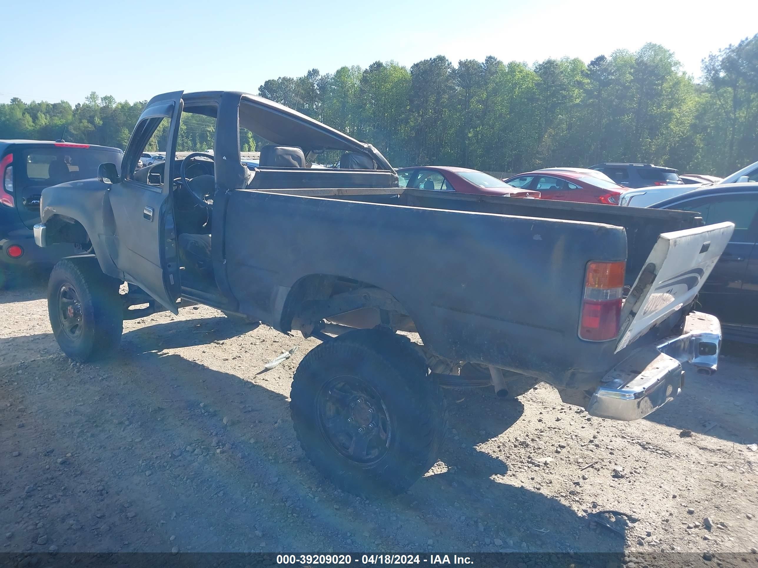 Photo 2 VIN: JT4RN01P6M0012793 - TOYOTA PICKUP 