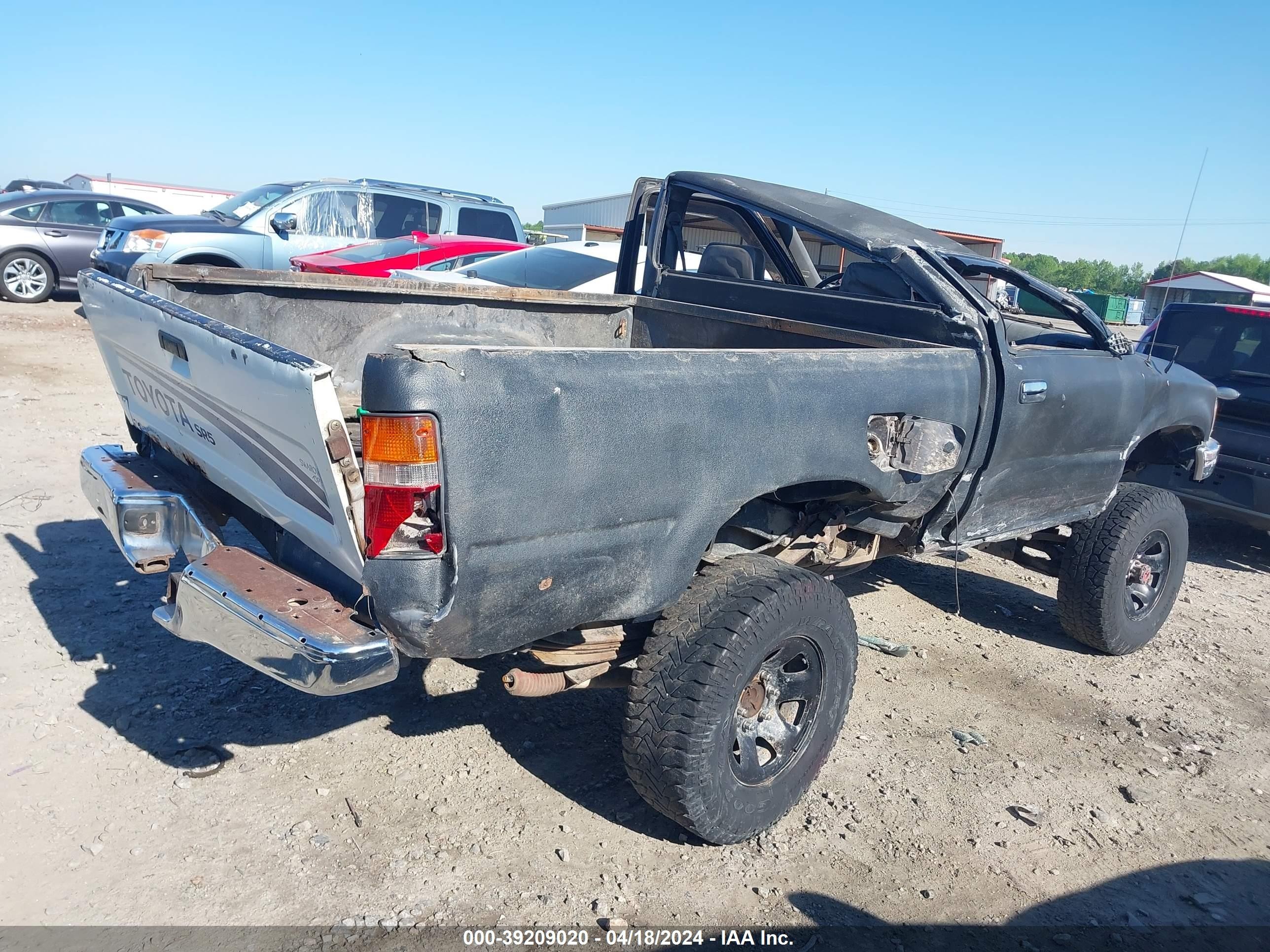 Photo 3 VIN: JT4RN01P6M0012793 - TOYOTA PICKUP 