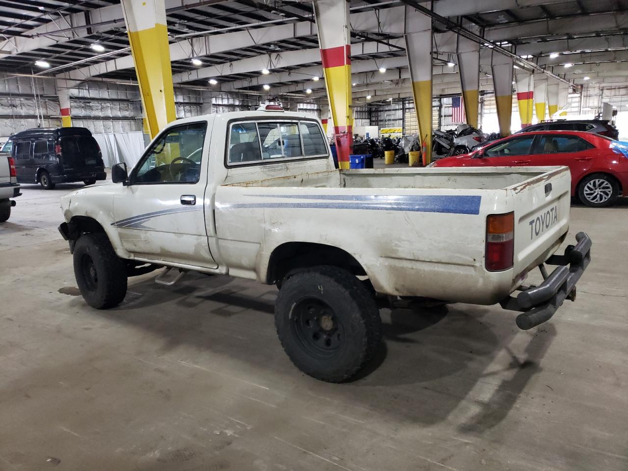 Photo 1 VIN: JT4RN01P6R7069378 - TOYOTA PICKUP 