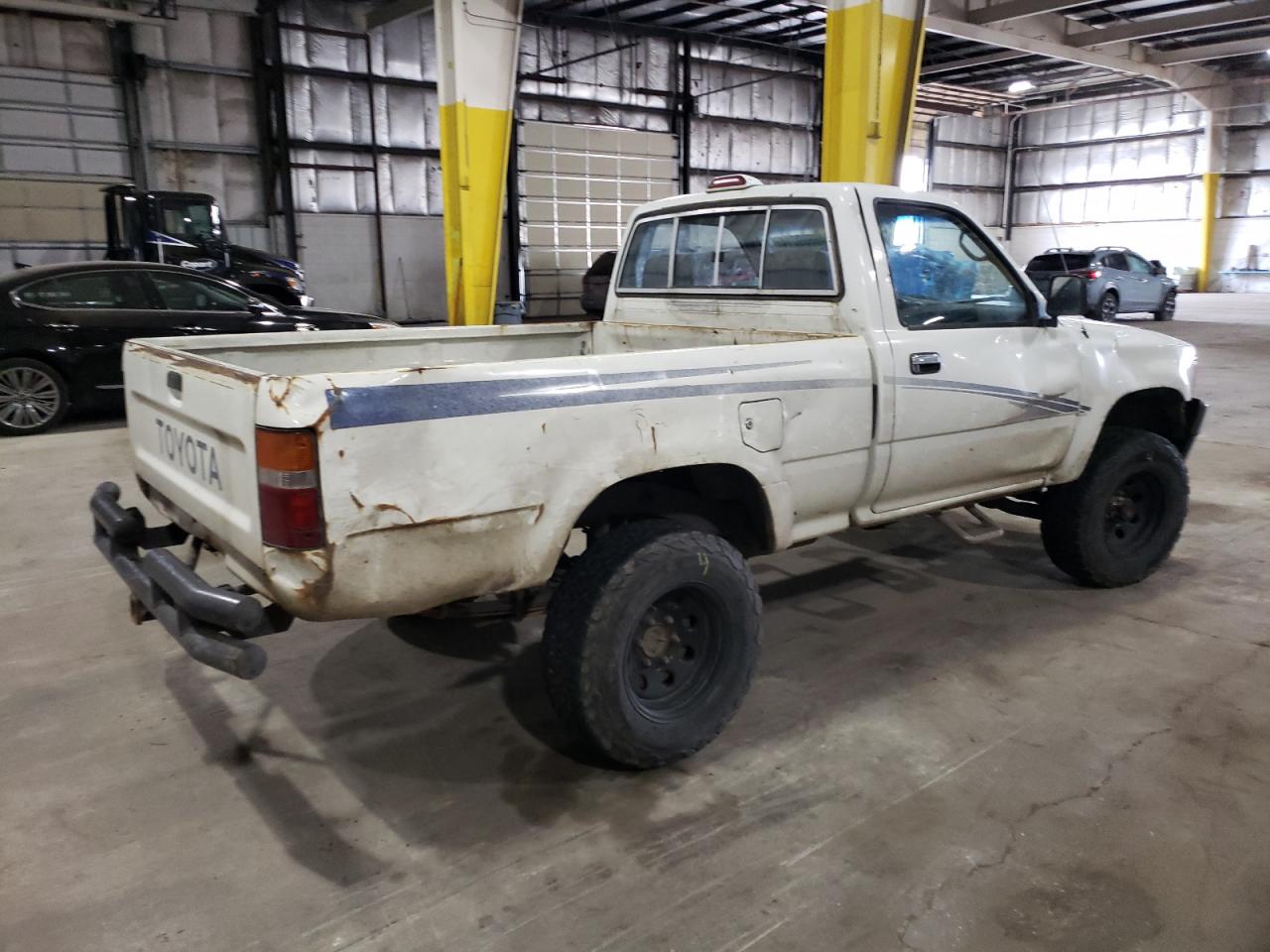 Photo 2 VIN: JT4RN01P6R7069378 - TOYOTA PICKUP 