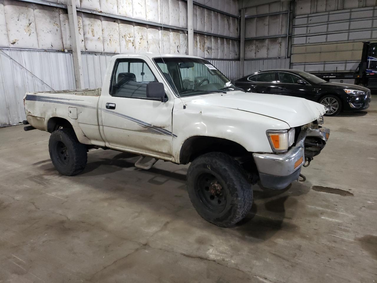 Photo 3 VIN: JT4RN01P6R7069378 - TOYOTA PICKUP 