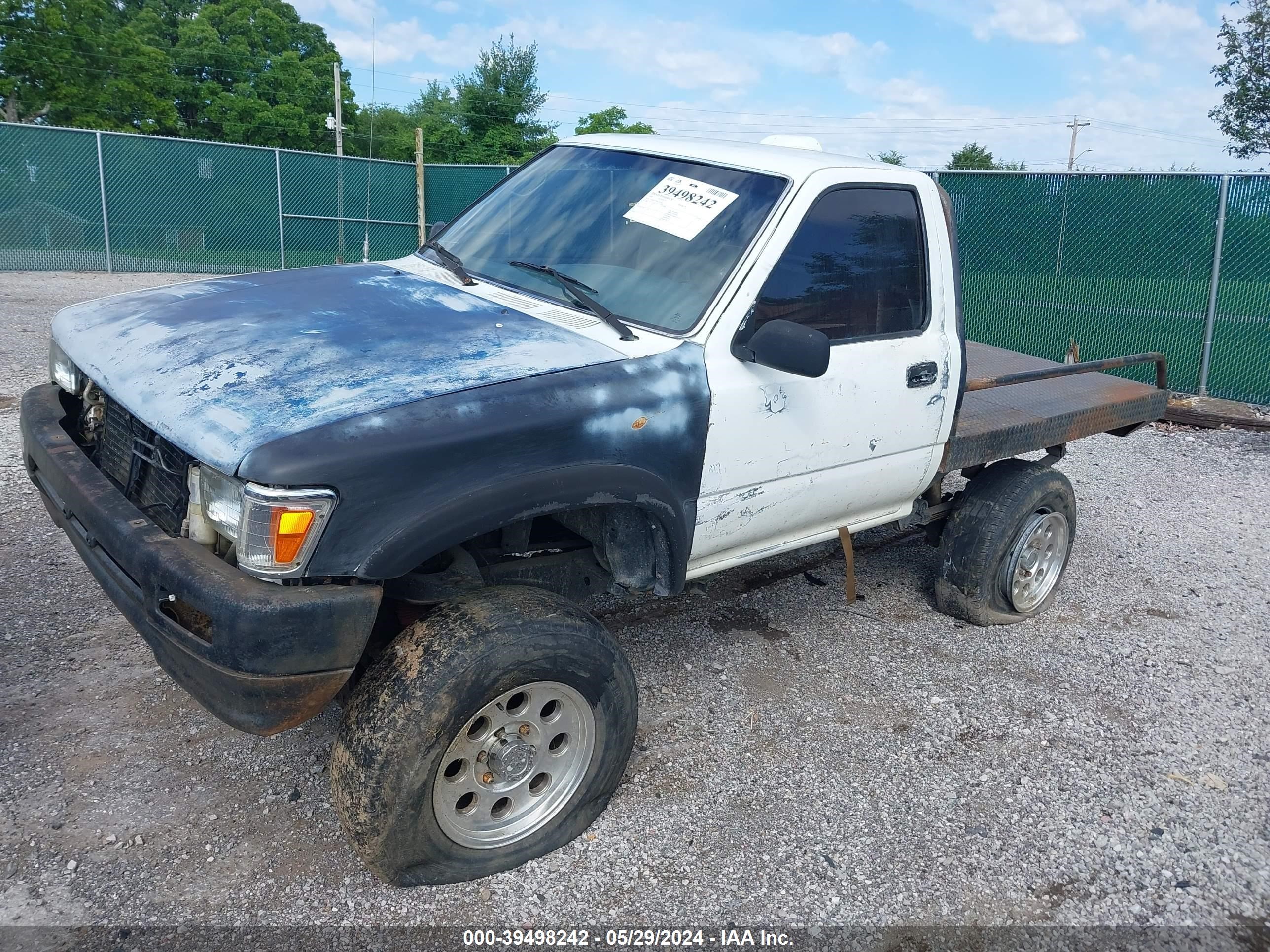 Photo 1 VIN: JT4RN01P6S7071461 - TOYOTA PICKUP 