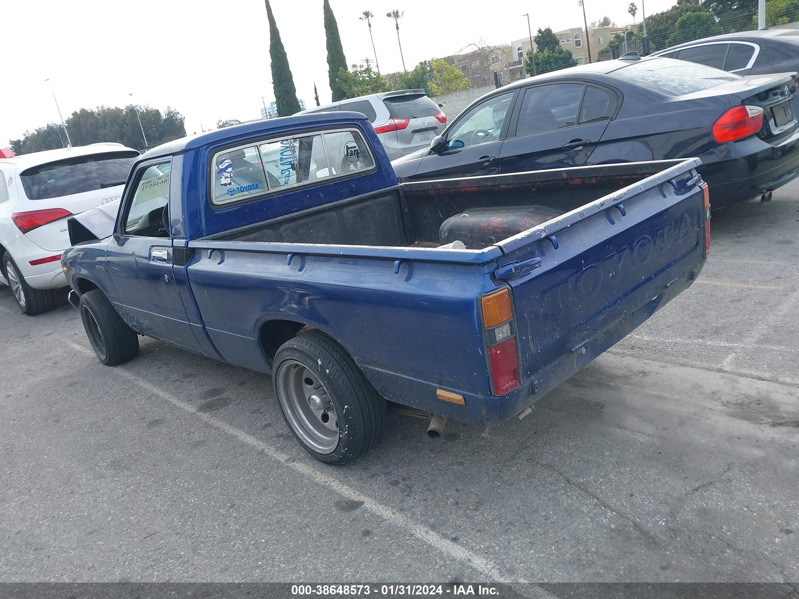 Photo 2 VIN: JT4RN34R6D0091428 - TOYOTA PICKUP 