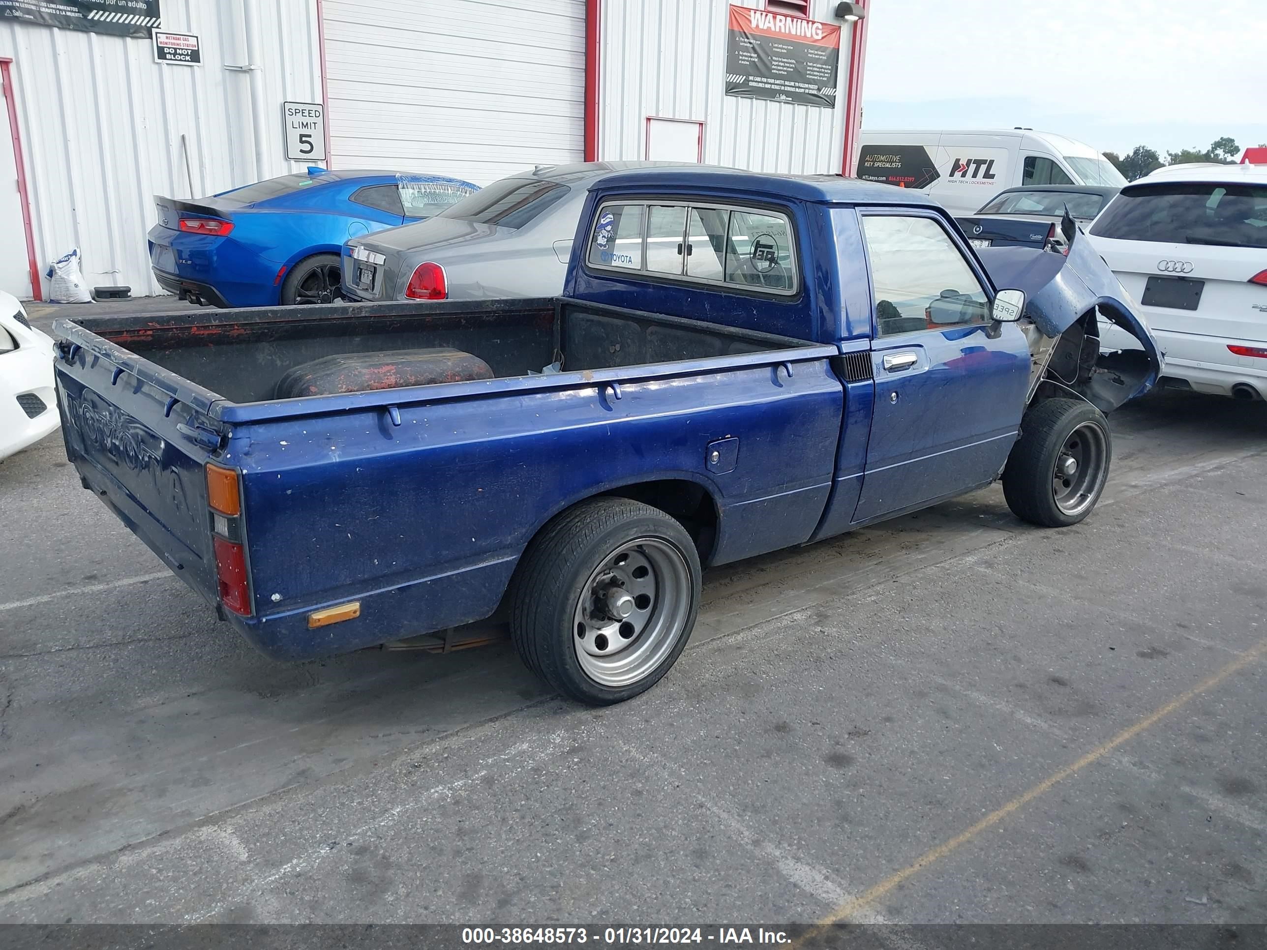 Photo 3 VIN: JT4RN34R6D0091428 - TOYOTA PICKUP 