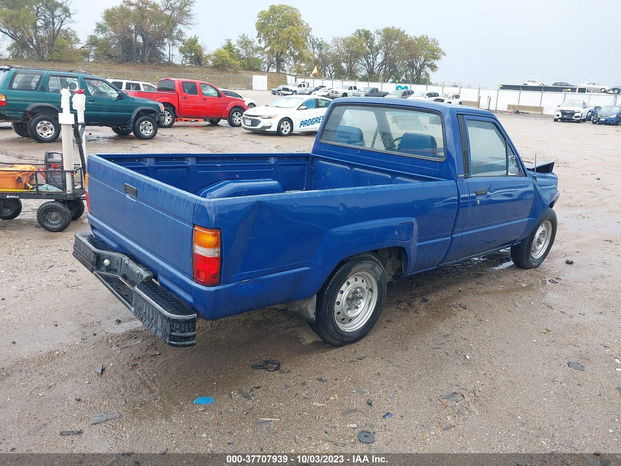 Photo 3 VIN: JT4RN50RXG0185947 - TOYOTA PICKUP 