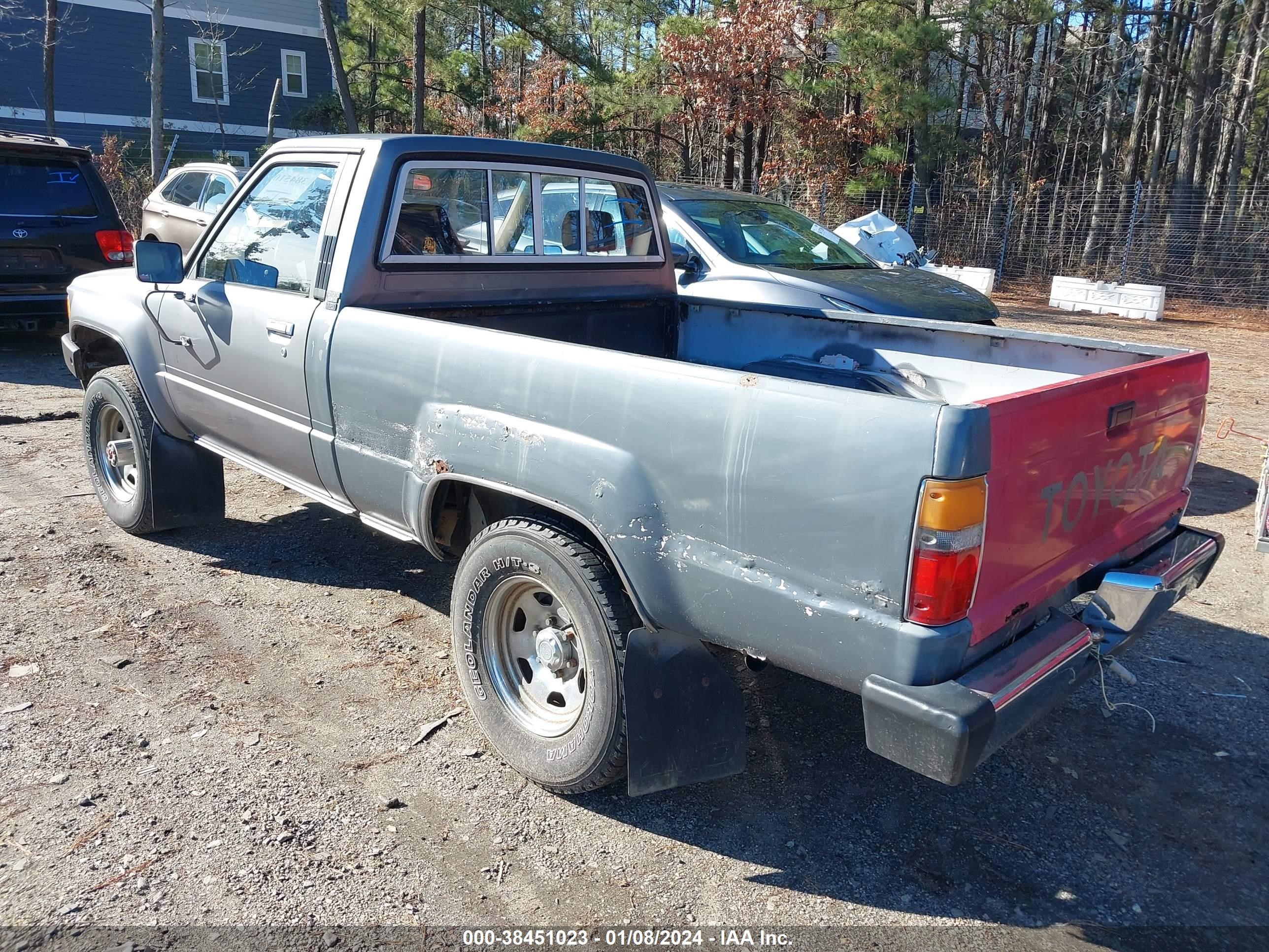 Photo 2 VIN: JT4RN60S3F5097610 - TOYOTA PICKUP 