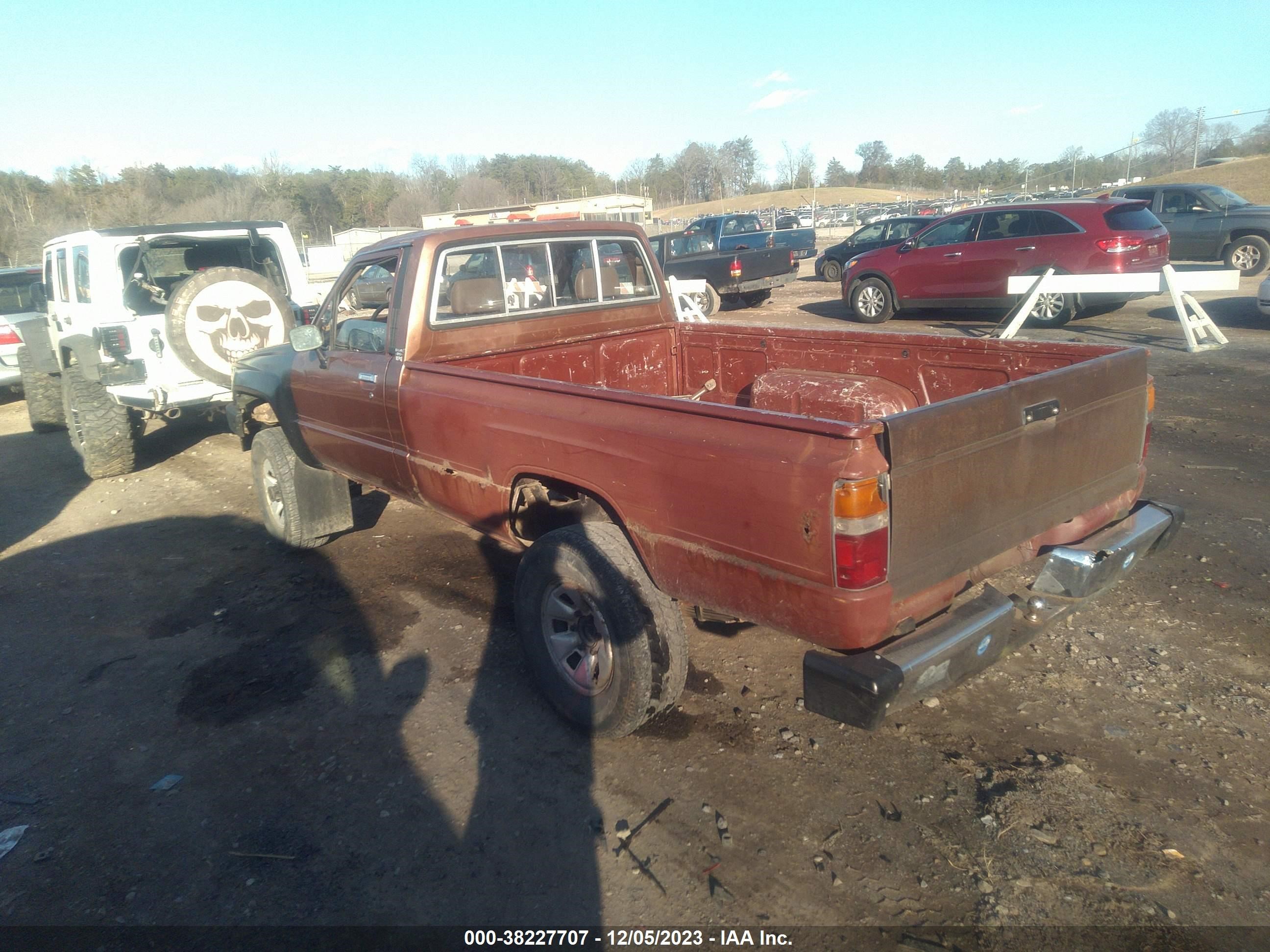 Photo 2 VIN: JT4RN64P1G5010715 - TOYOTA PICKUP 