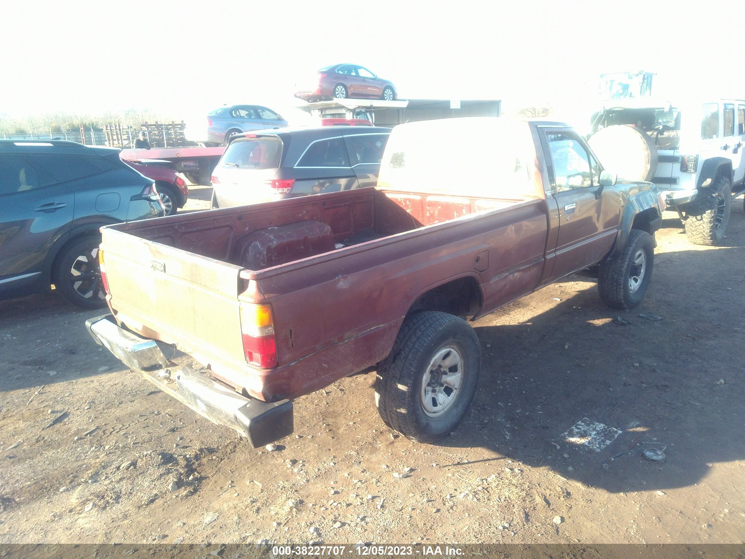 Photo 3 VIN: JT4RN64P1G5010715 - TOYOTA PICKUP 