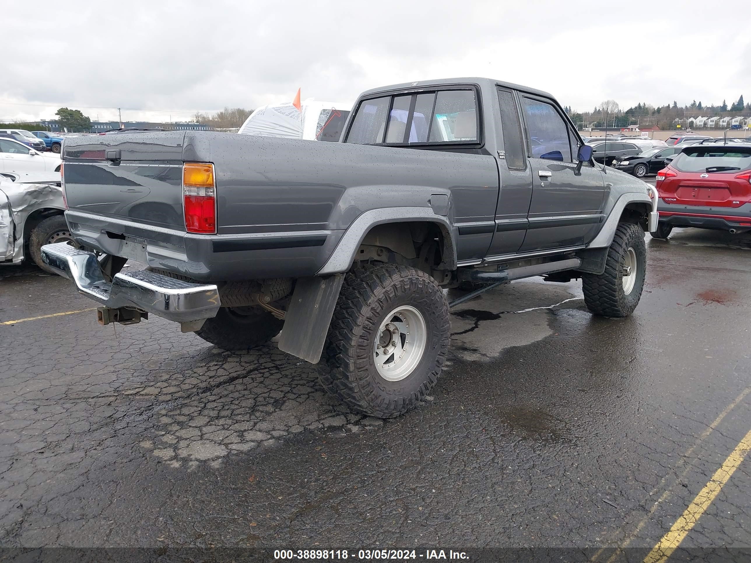 Photo 3 VIN: JT4RN66S2F5077677 - TOYOTA PICKUP 