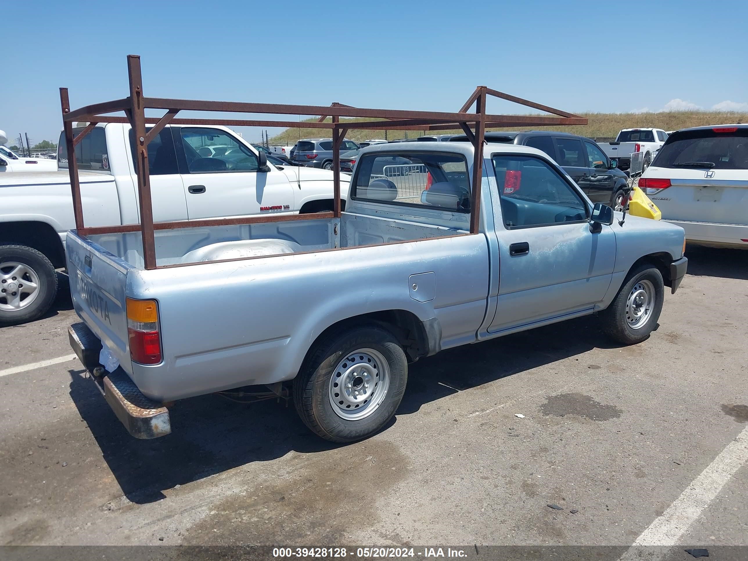 Photo 3 VIN: JT4RN81A1L5055210 - TOYOTA PICKUP 