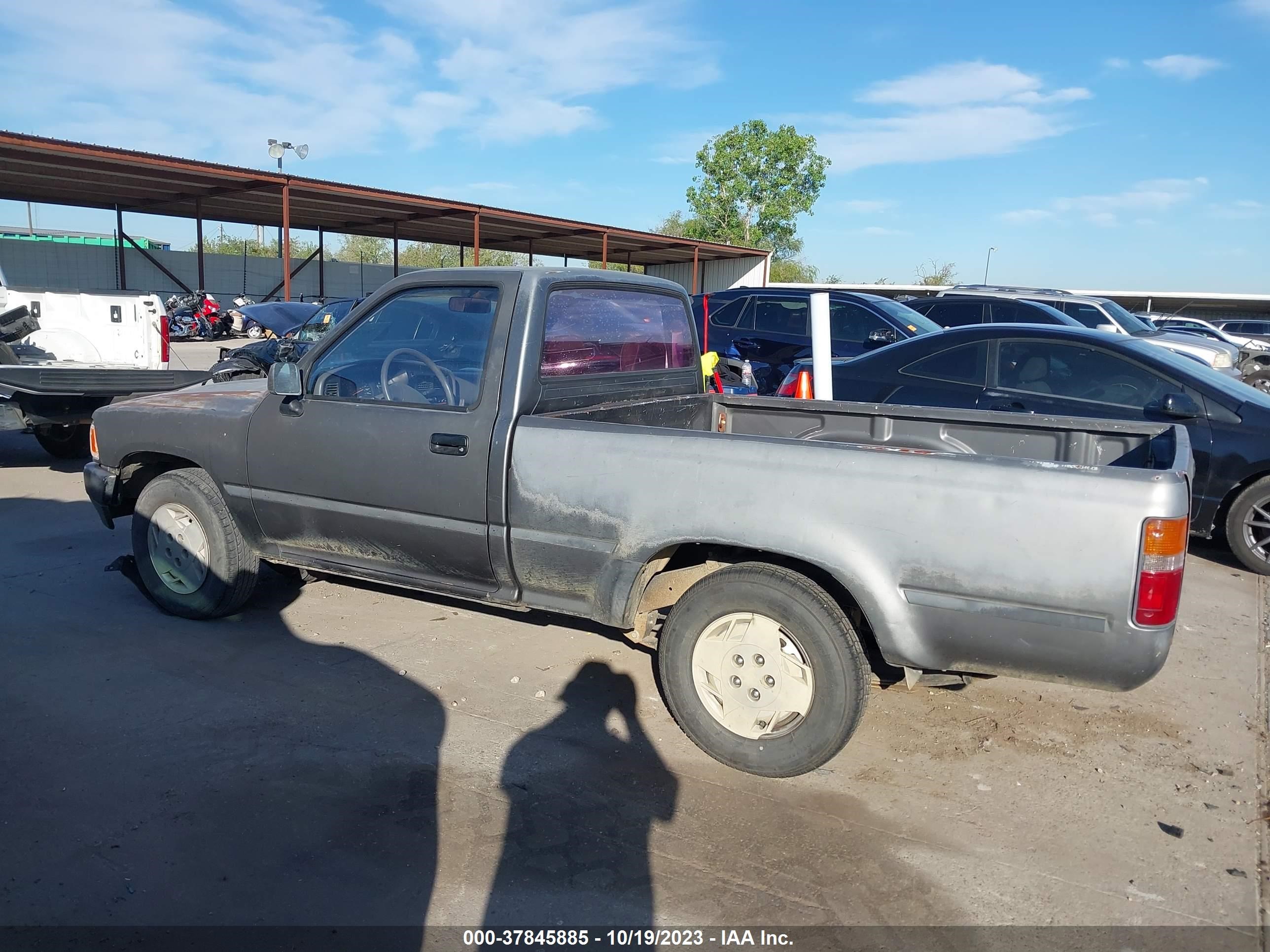 Photo 13 VIN: JT4RN81R2K0035999 - TOYOTA PICKUP 