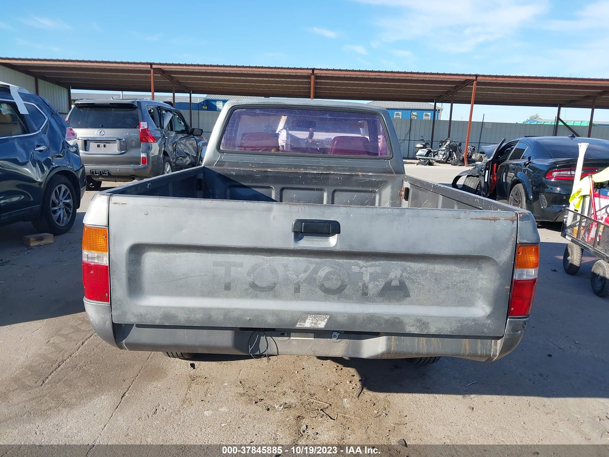 Photo 15 VIN: JT4RN81R2K0035999 - TOYOTA PICKUP 