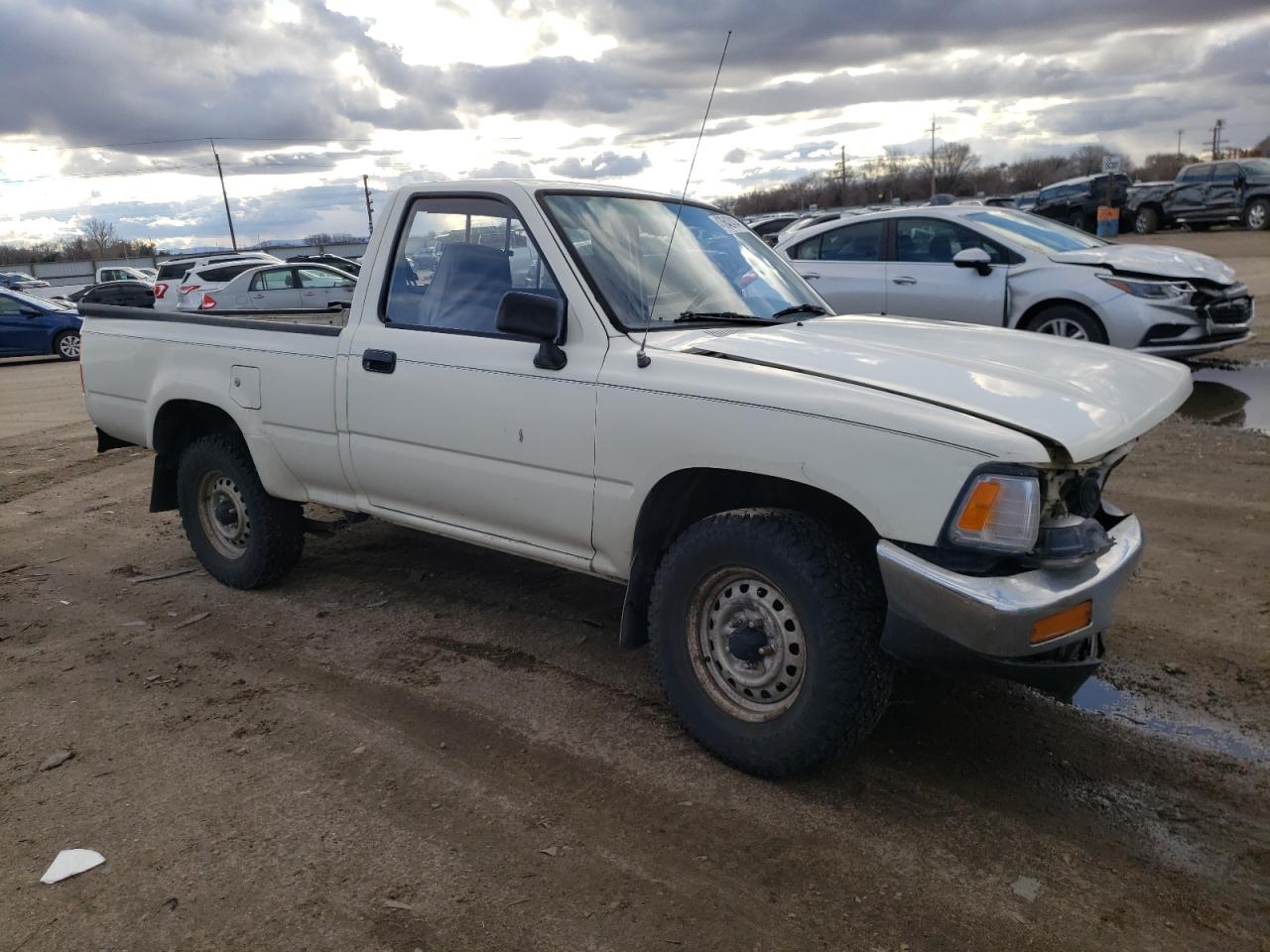 Photo 3 VIN: JT4RN81RXL5061951 - TOYOTA PICKUP 