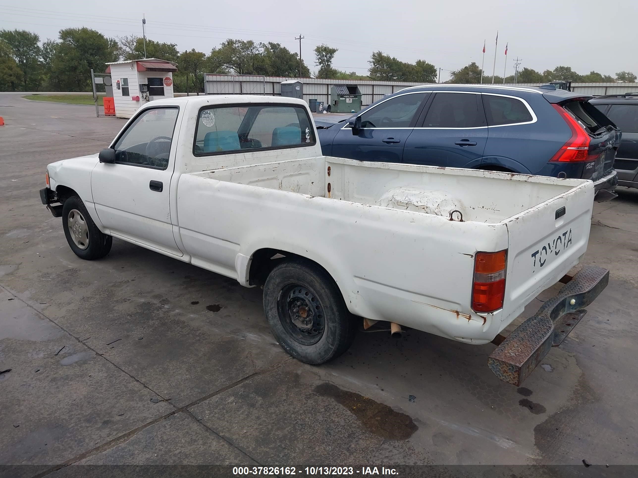 Photo 2 VIN: JT4RN82P2N5060664 - TOYOTA PICKUP 