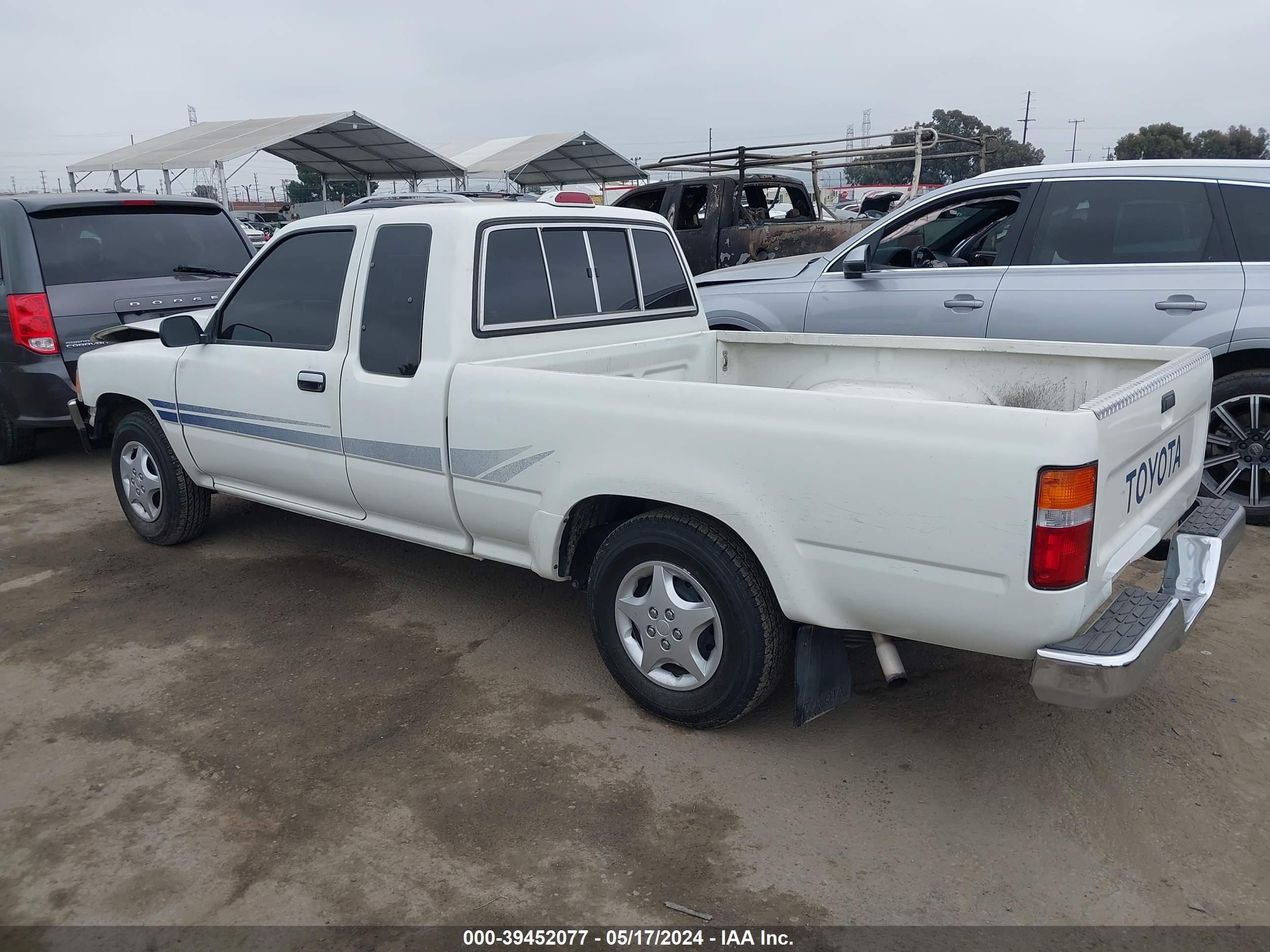 Photo 2 VIN: JT4RN93P0S5114415 - TOYOTA PICKUP 