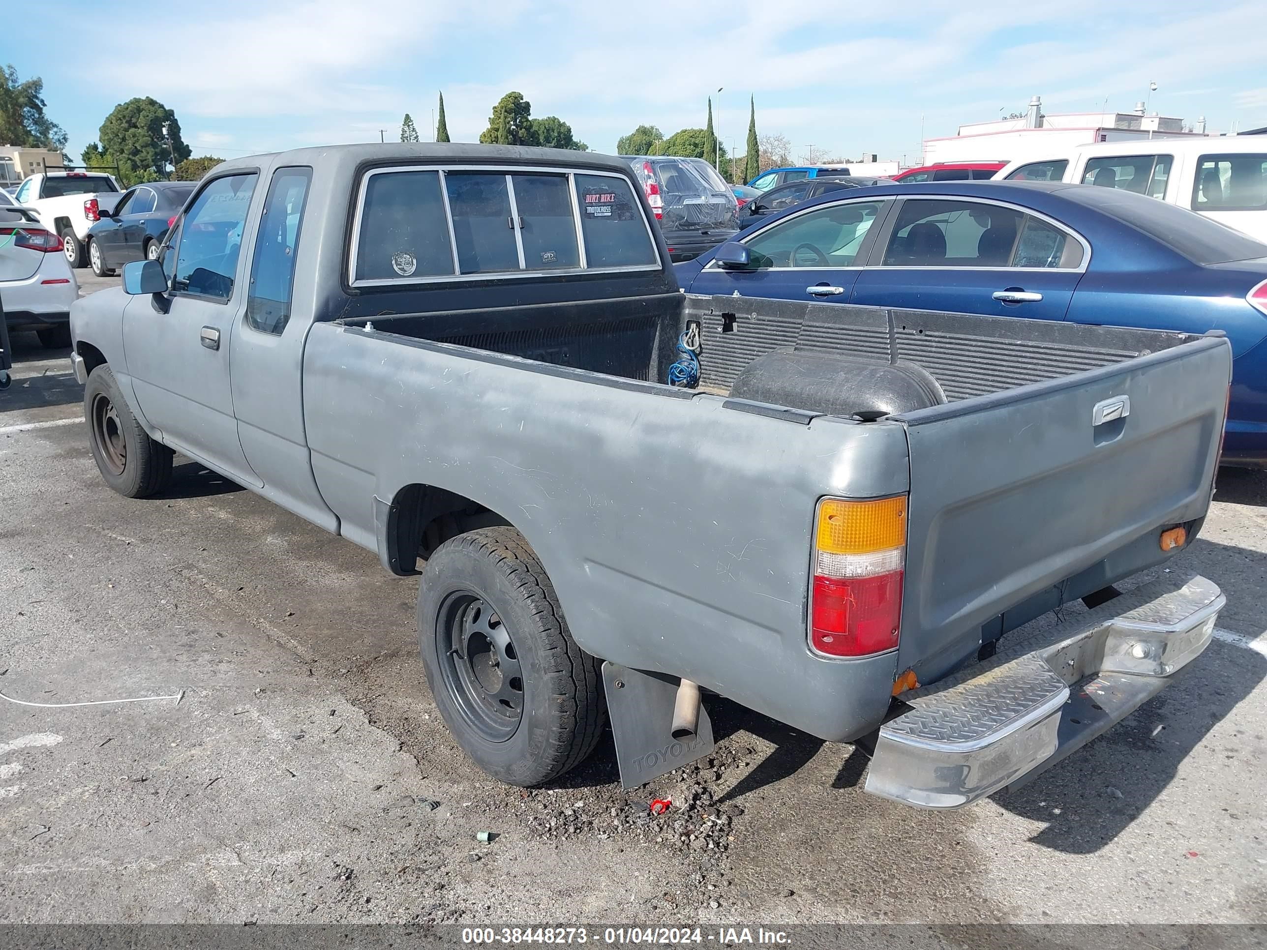 Photo 2 VIN: JT4RN93P1L5013983 - TOYOTA PICKUP 