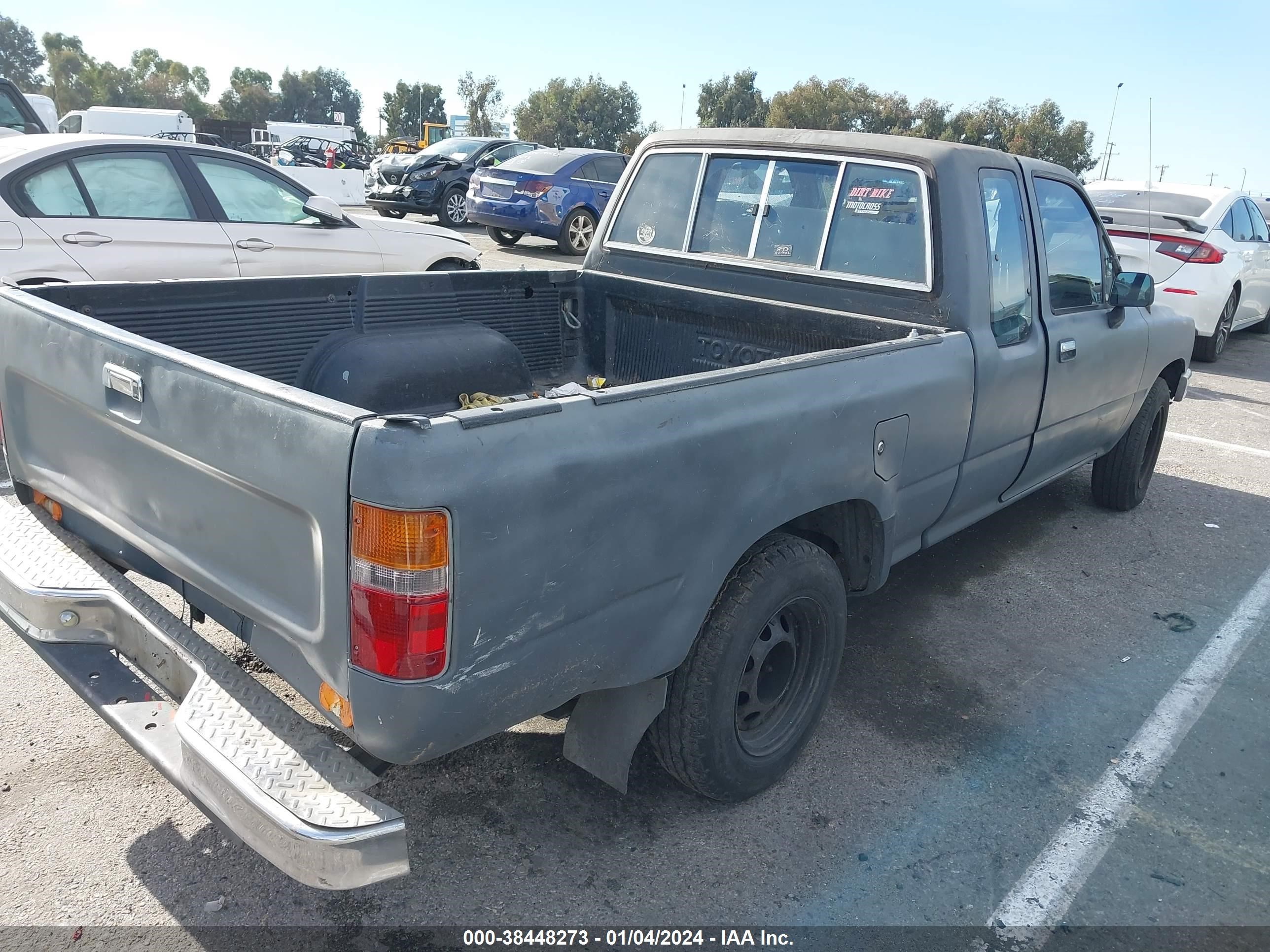 Photo 3 VIN: JT4RN93P1L5013983 - TOYOTA PICKUP 