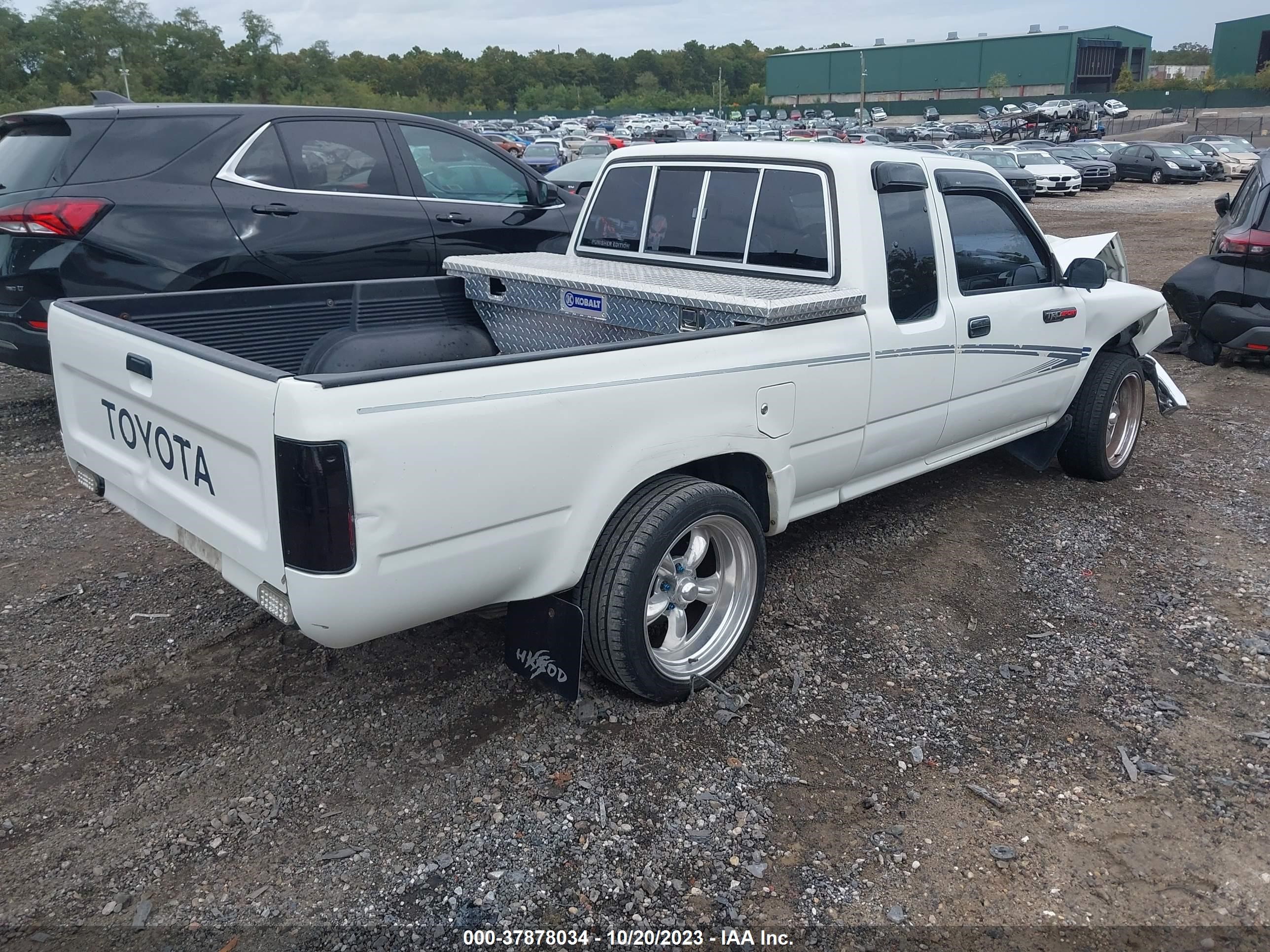 Photo 3 VIN: JT4RN93P8N5056364 - TOYOTA PICKUP 