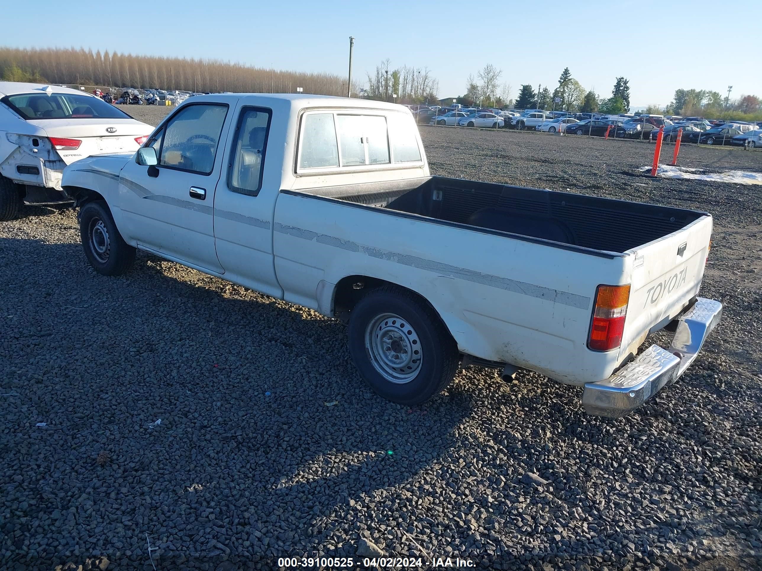 Photo 2 VIN: JT4RN93P9M5036574 - TOYOTA PICKUP 