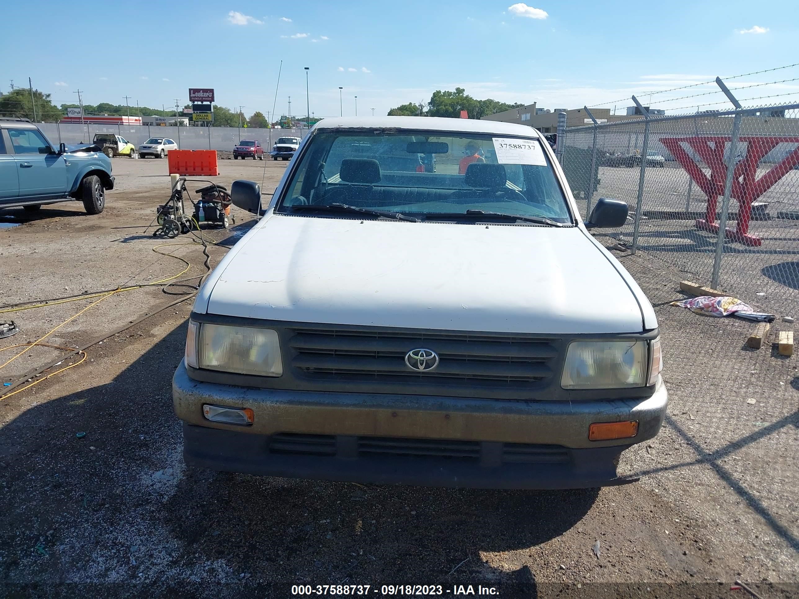 Photo 12 VIN: JT4VD10B2P0005874 - TOYOTA T100 