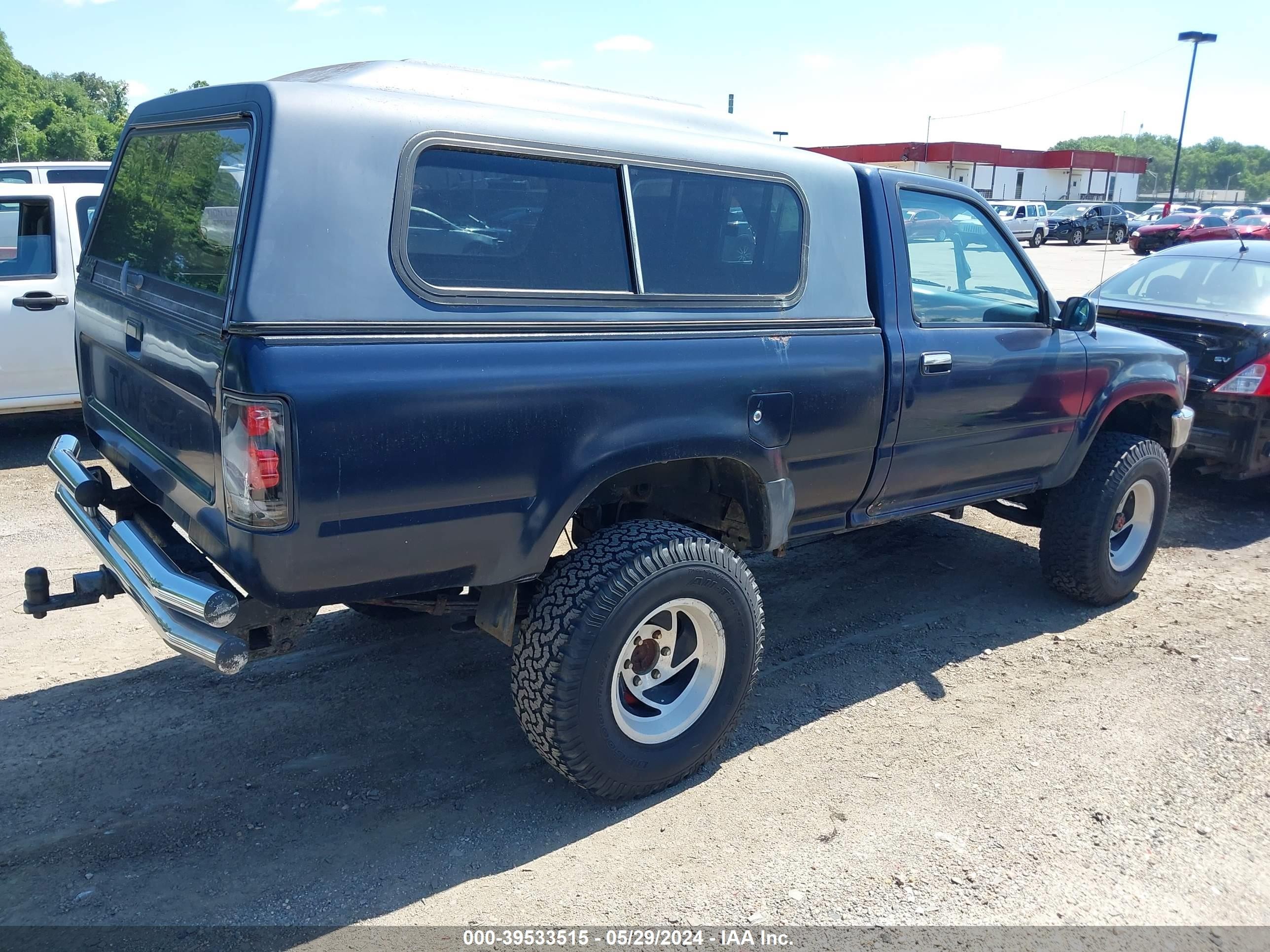 Photo 3 VIN: JT4VN01D6M2010552 - TOYOTA PICKUP 