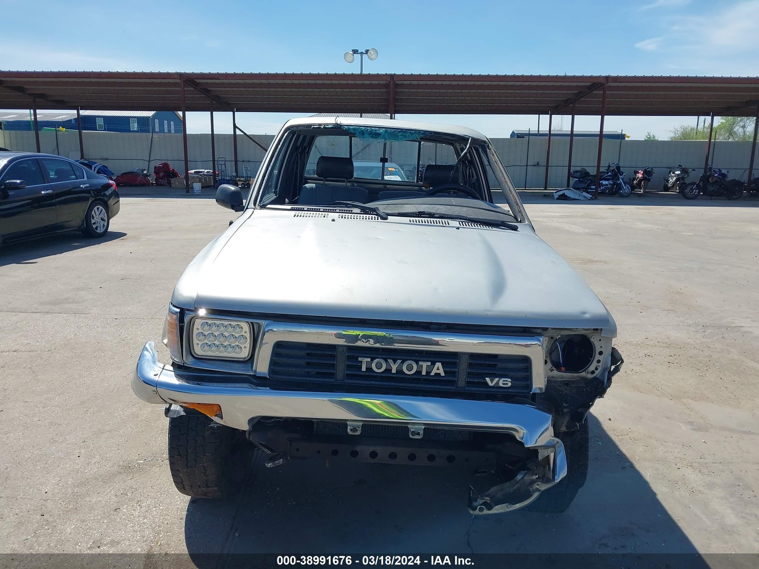 Photo 11 VIN: JT4VN13D5M5068671 - TOYOTA PICKUP 