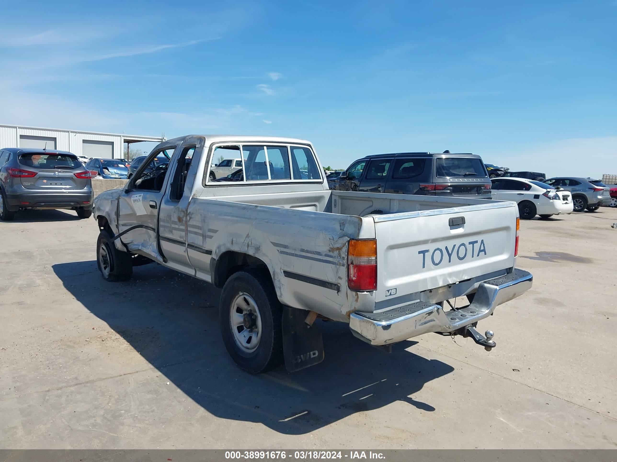 Photo 2 VIN: JT4VN13D5M5068671 - TOYOTA PICKUP 