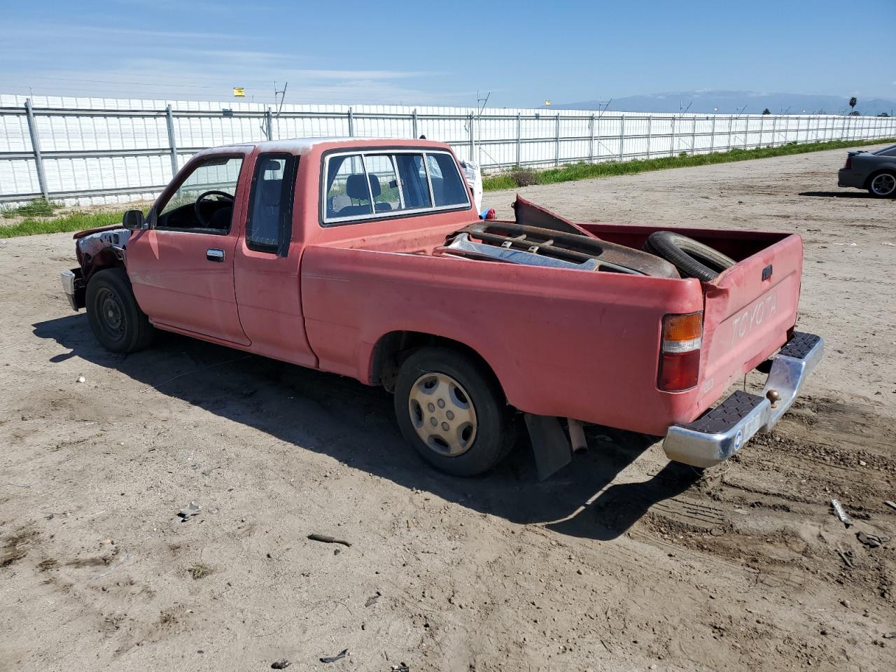 Photo 1 VIN: JT4VN93D1N5027728 - TOYOTA PICKUP 