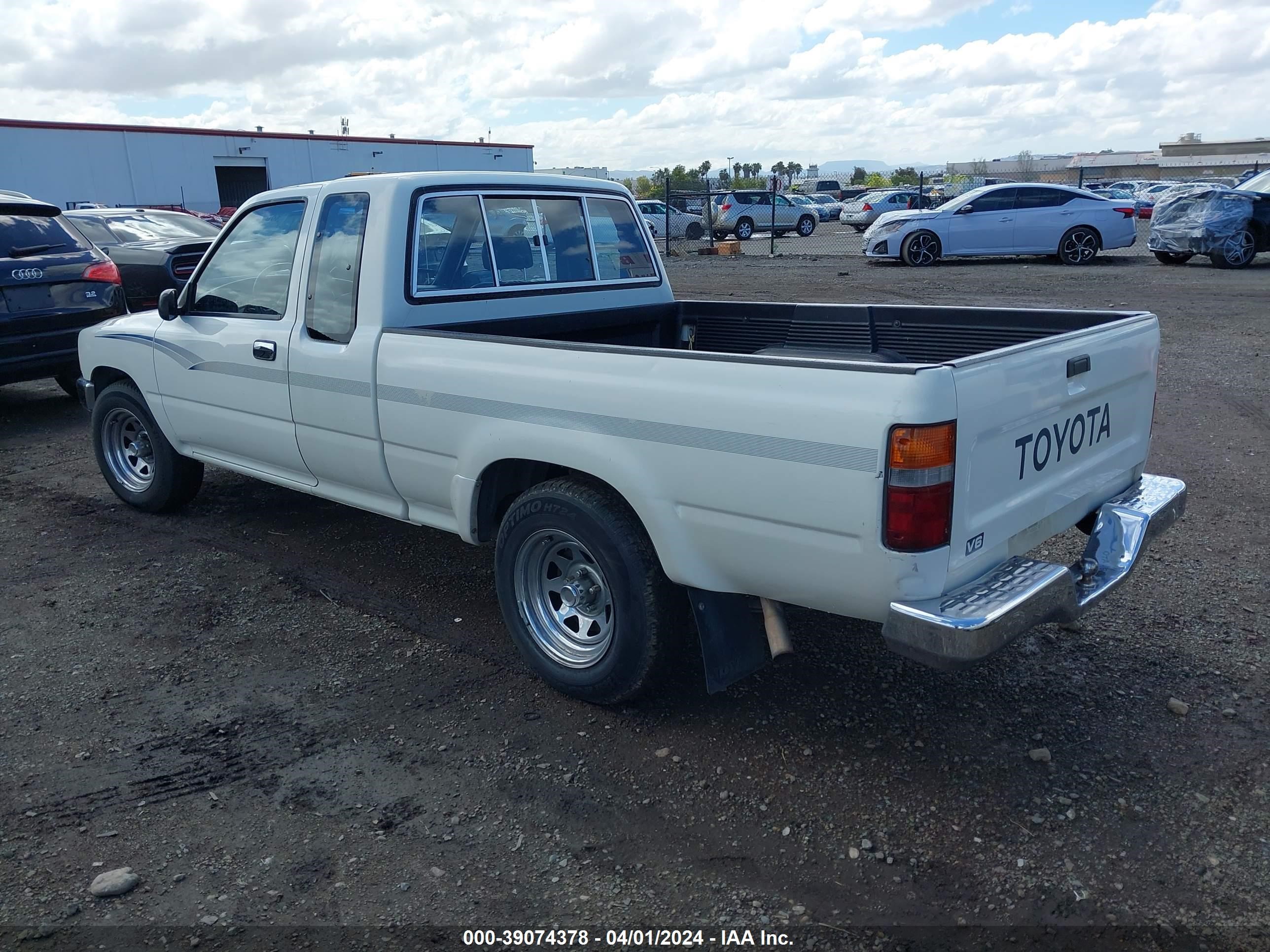 Photo 2 VIN: JT4VN93D7M5017669 - TOYOTA PICKUP 