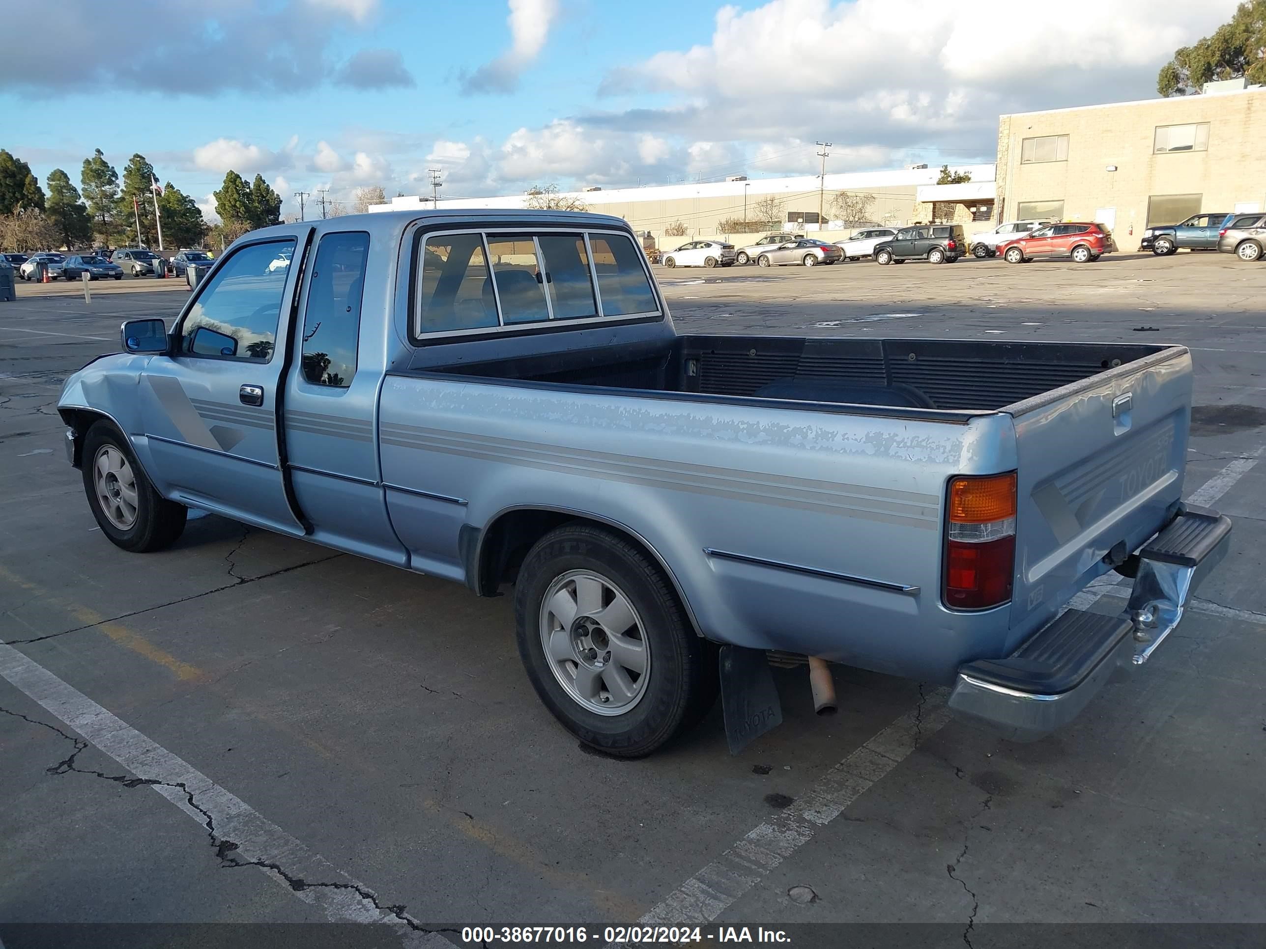 Photo 2 VIN: JT4VN93G2L5016437 - TOYOTA PICKUP 