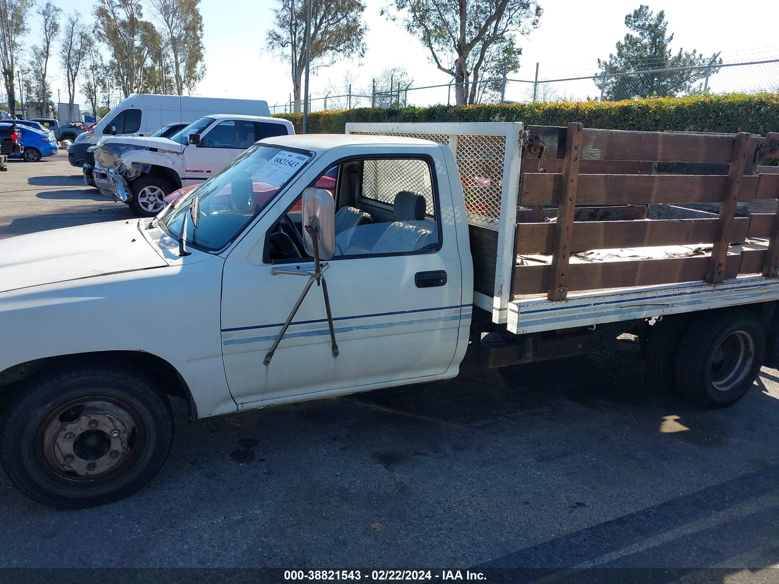 Photo 13 VIN: JT5VN94T9N0026101 - TOYOTA PICKUP 