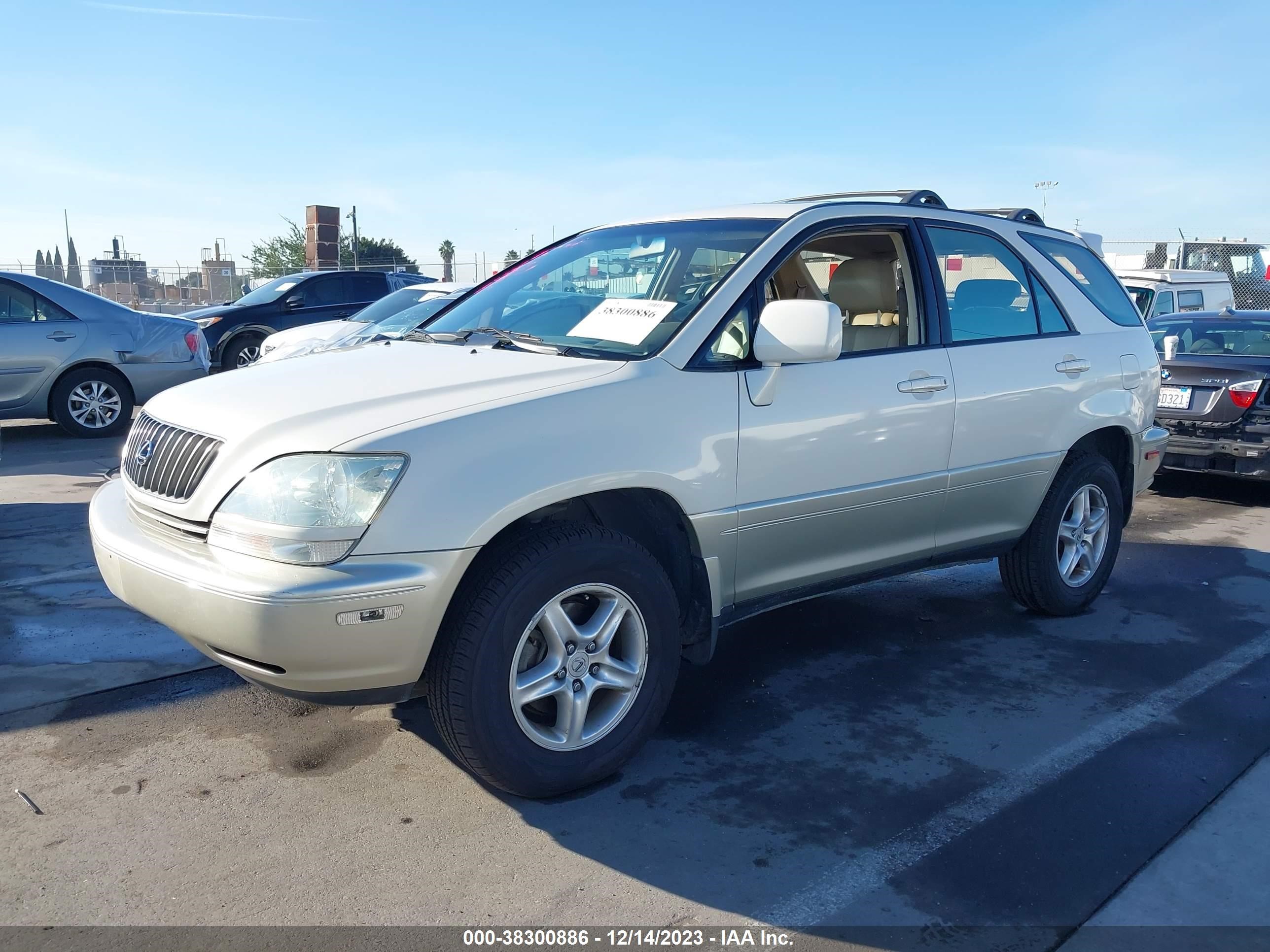 Photo 1 VIN: JT6GF10U1Y0072706 - LEXUS RX 