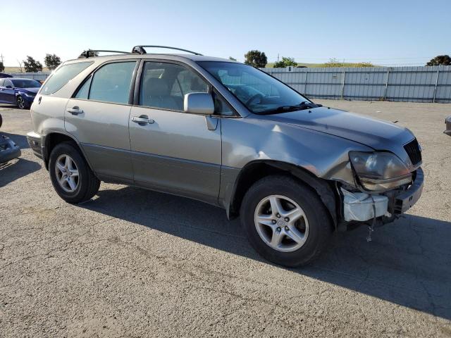 Photo 3 VIN: JT6GF10U5Y0069615 - LEXUS RX300 