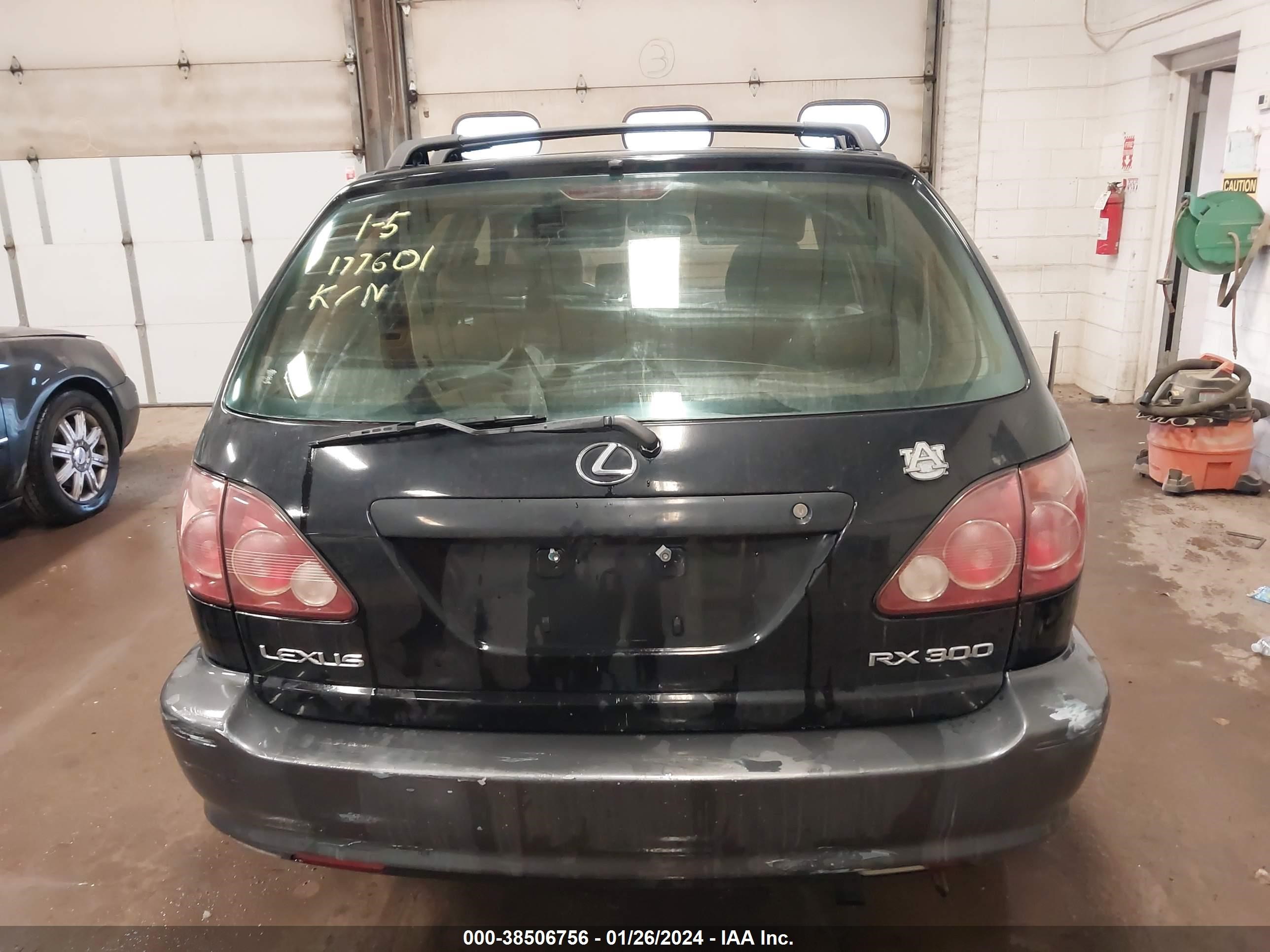 Photo 15 VIN: JT6GF10U8Y0052940 - LEXUS RX 