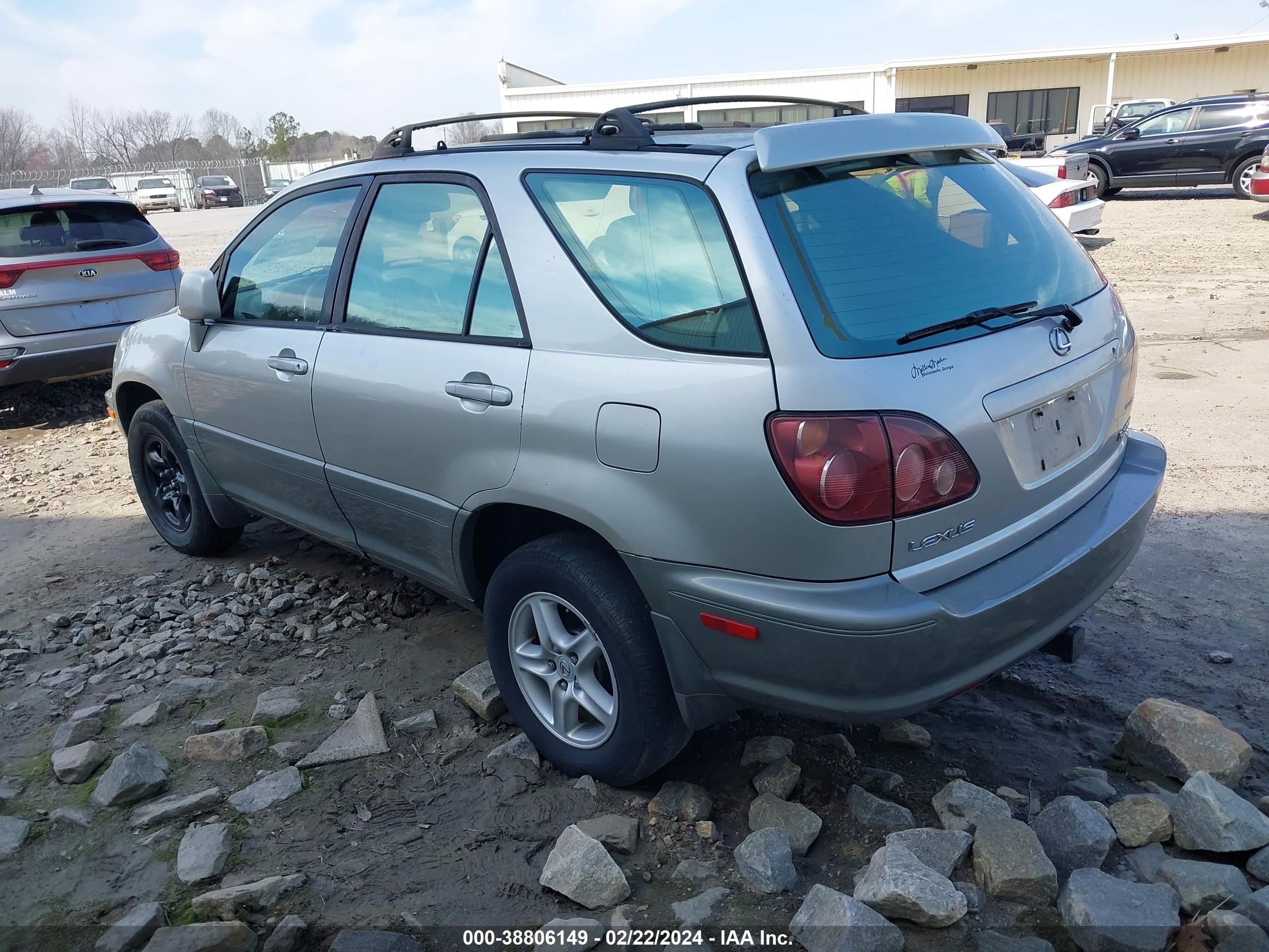 Photo 2 VIN: JT6GF10U9X0020030 - LEXUS RX 