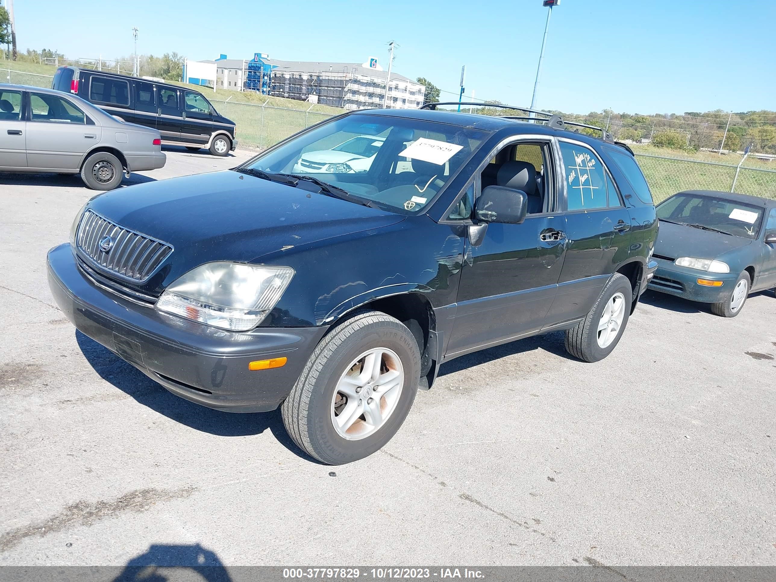 Photo 1 VIN: JT6HF10U3X0080907 - LEXUS RX 