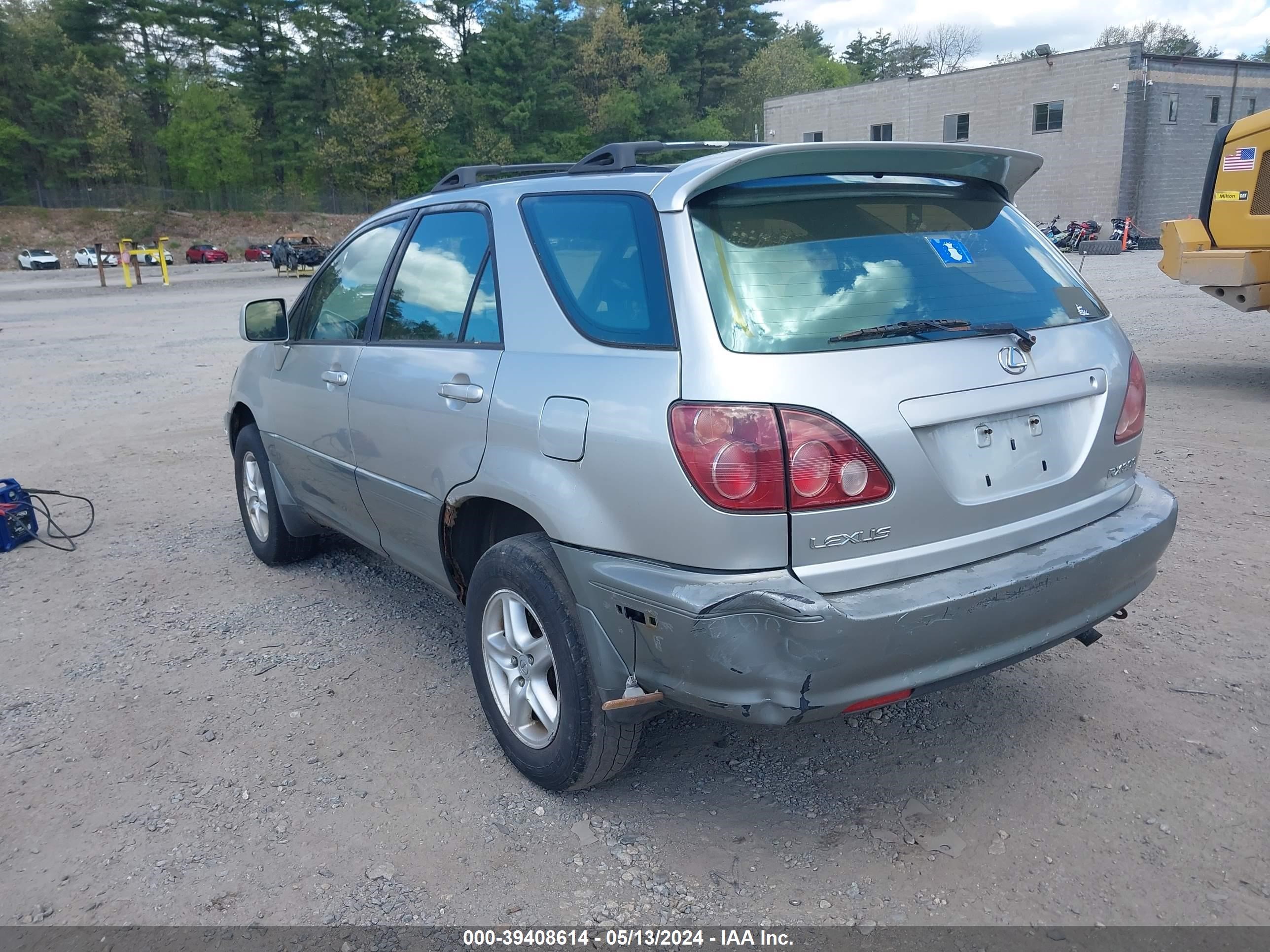 Photo 2 VIN: JT6HF10U5Y0121376 - LEXUS RX 