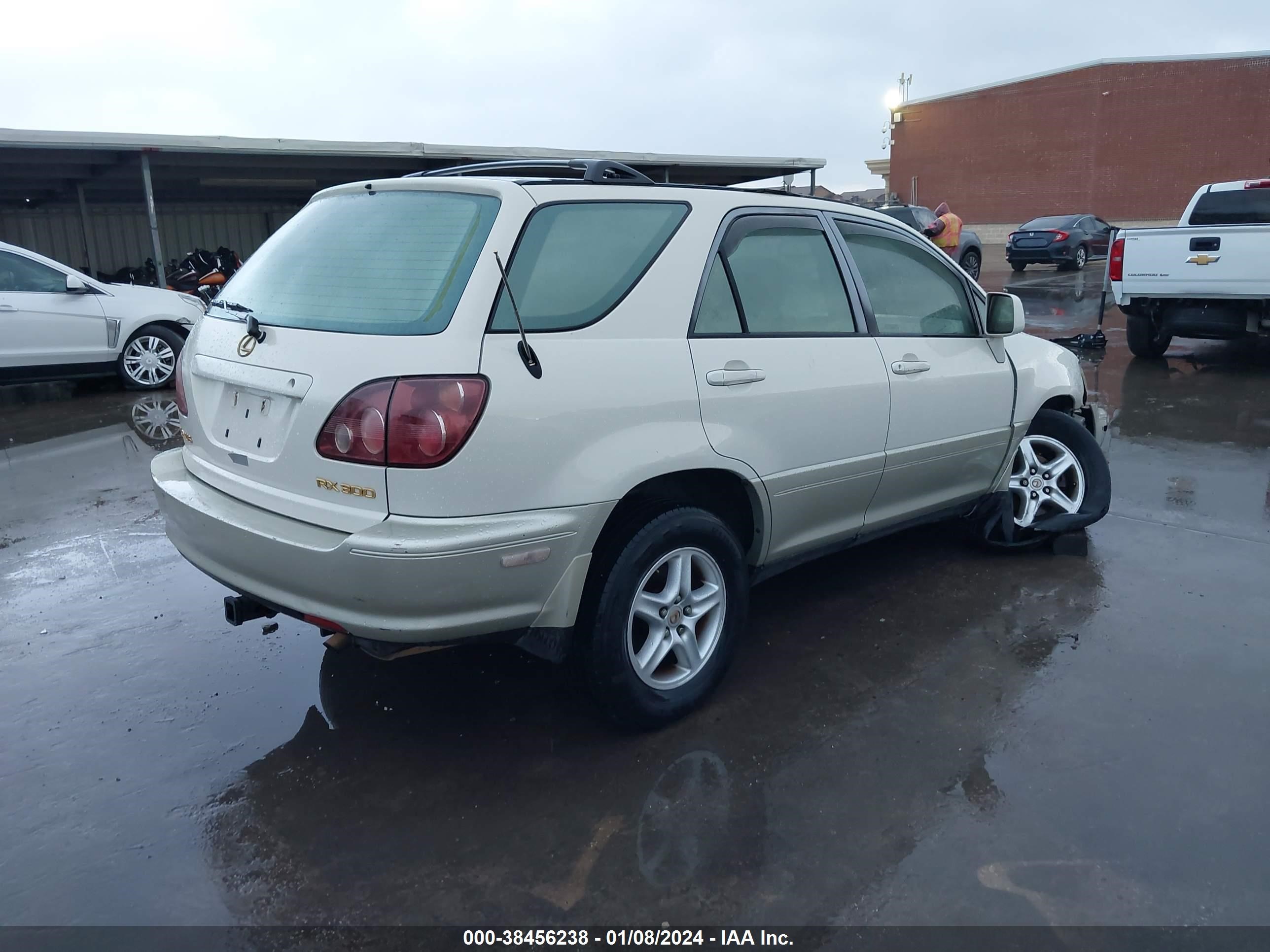 Photo 3 VIN: JT6HF10U8Y0101963 - LEXUS RX 