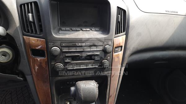 Photo 16 VIN: JT6HF10U9X0020453 - LEXUS RX 300 