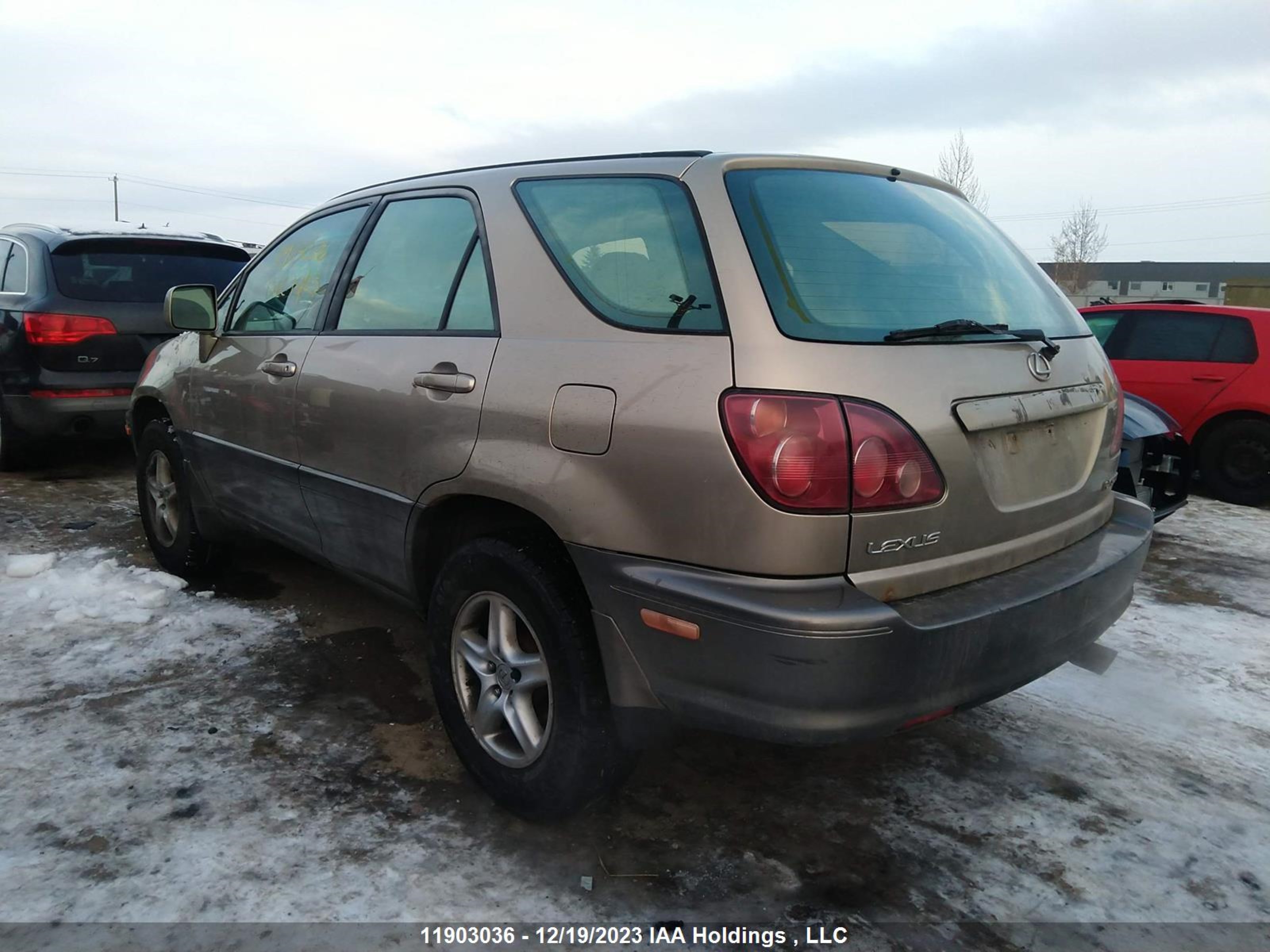 Photo 2 VIN: JT6HF10U9X0043201 - LEXUS RX 