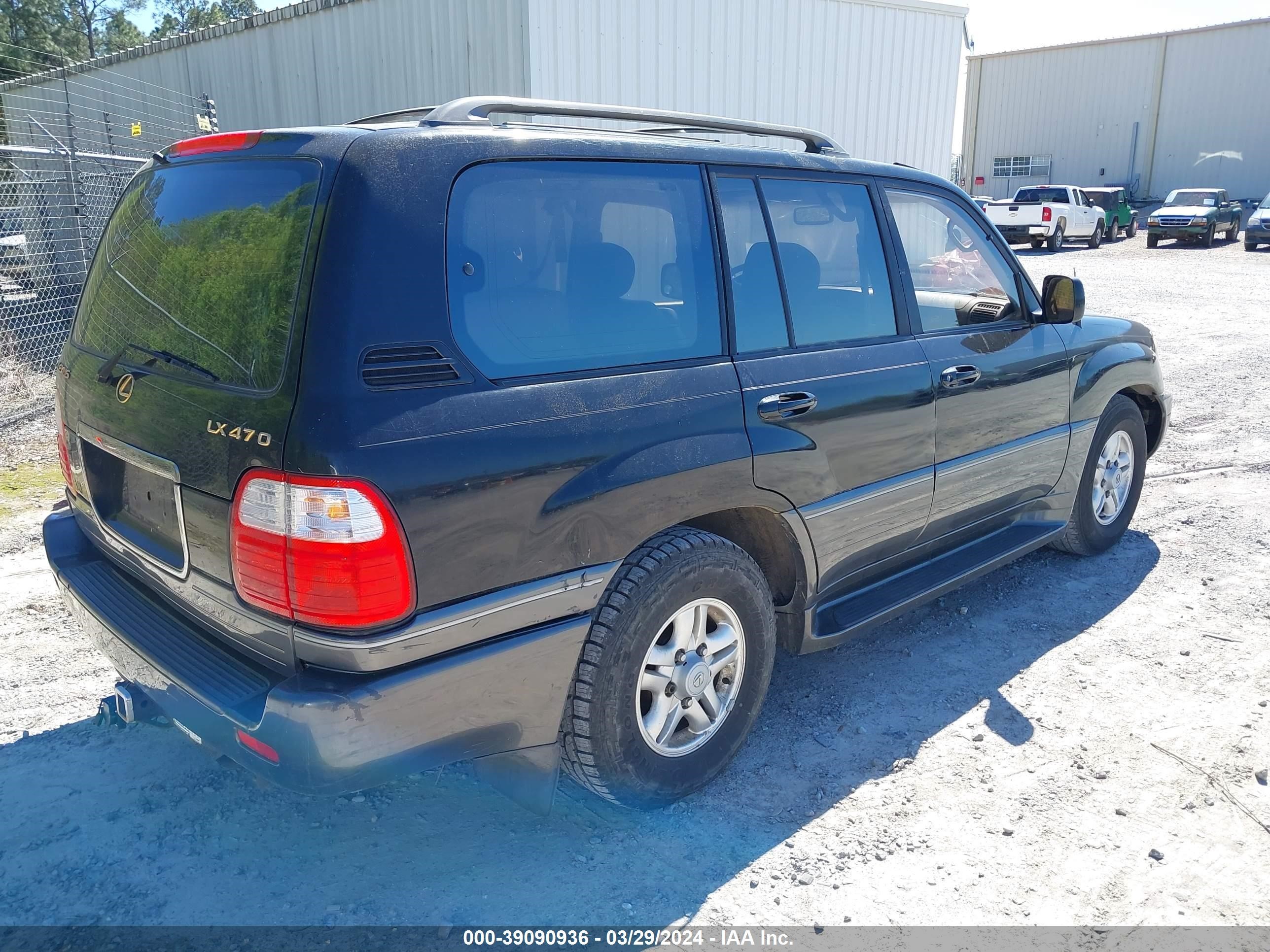 Photo 3 VIN: JT6HT00W3X0037222 - LEXUS LX 