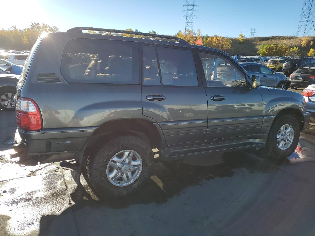 Photo 2 VIN: JT6HT00W3Y0094568 - LEXUS LX 