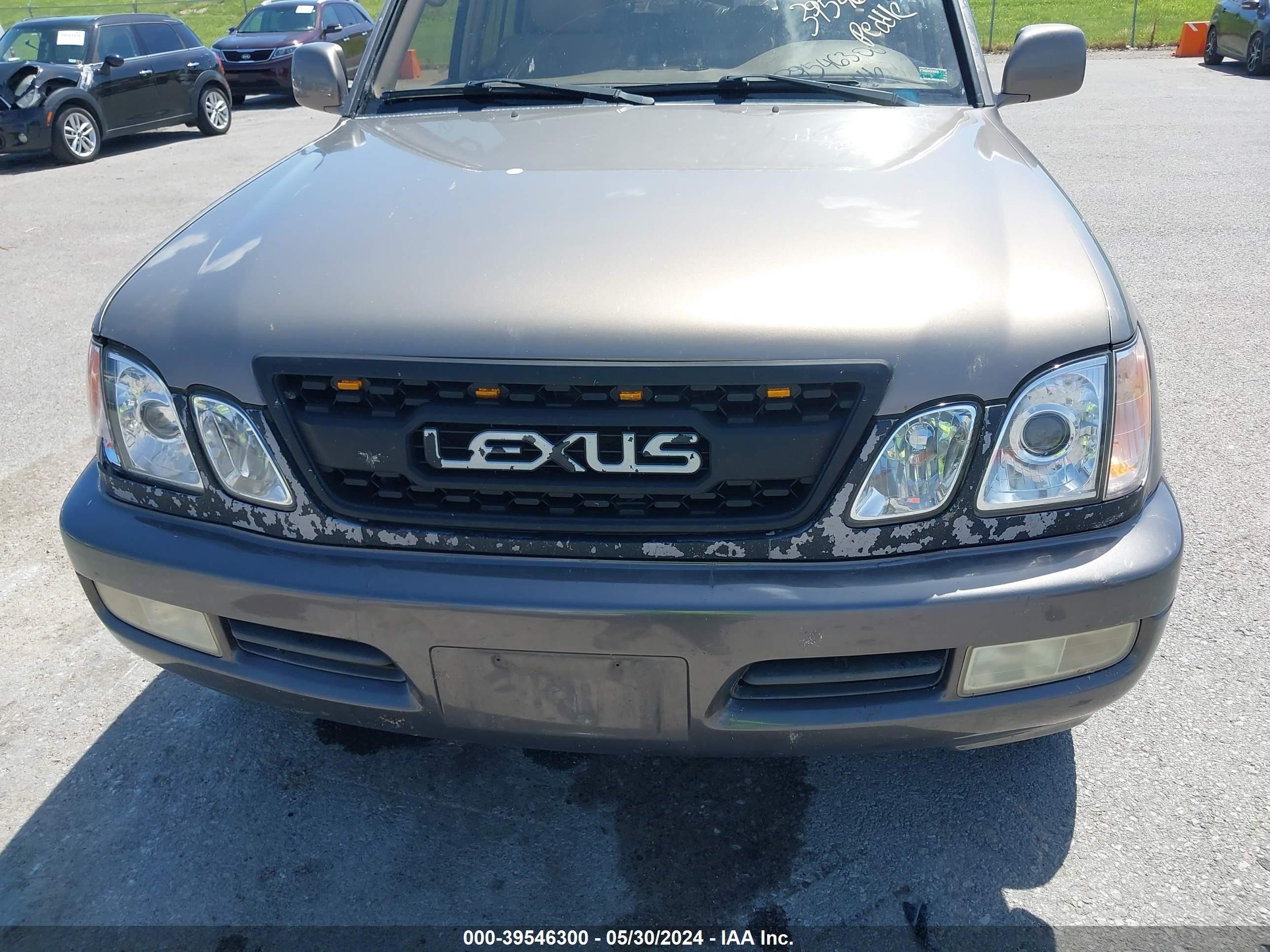 Photo 11 VIN: JT6HT00W4Y0110678 - LEXUS LX 