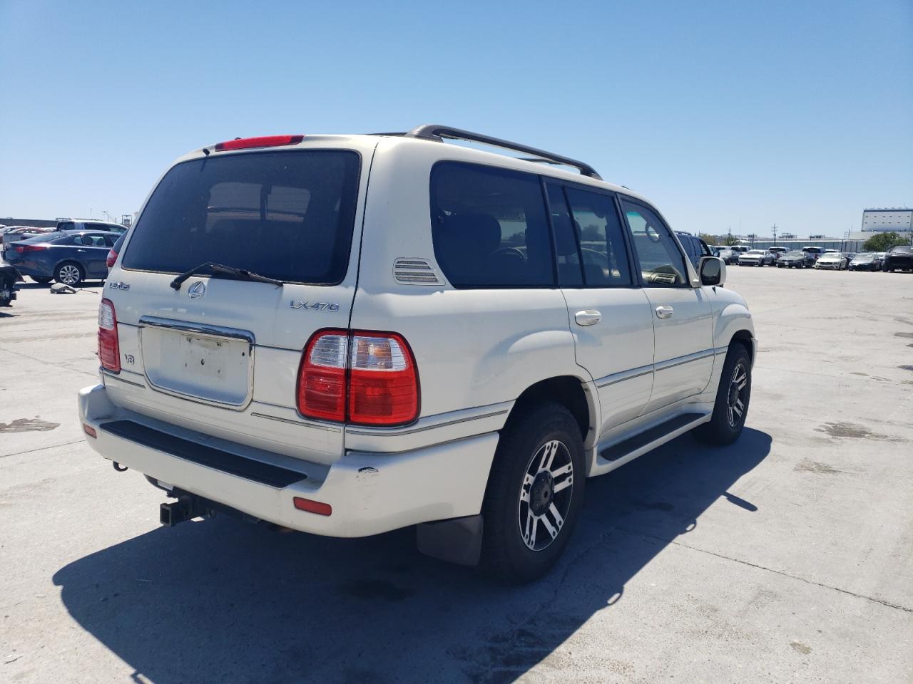 Photo 2 VIN: JT6HT00W6X0034962 - LEXUS LX 