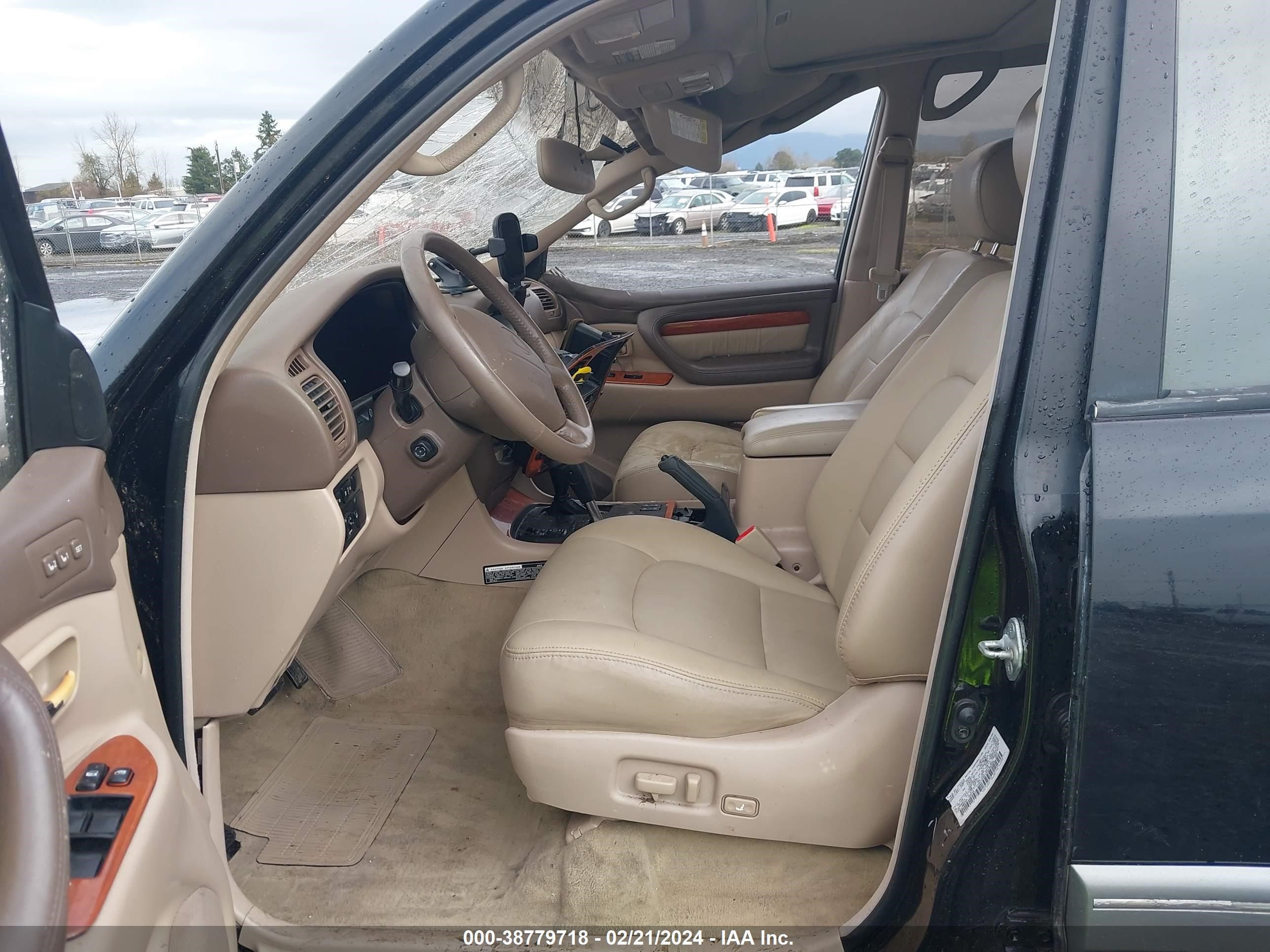 Photo 4 VIN: JT6HT00W7X0036588 - LEXUS LX 